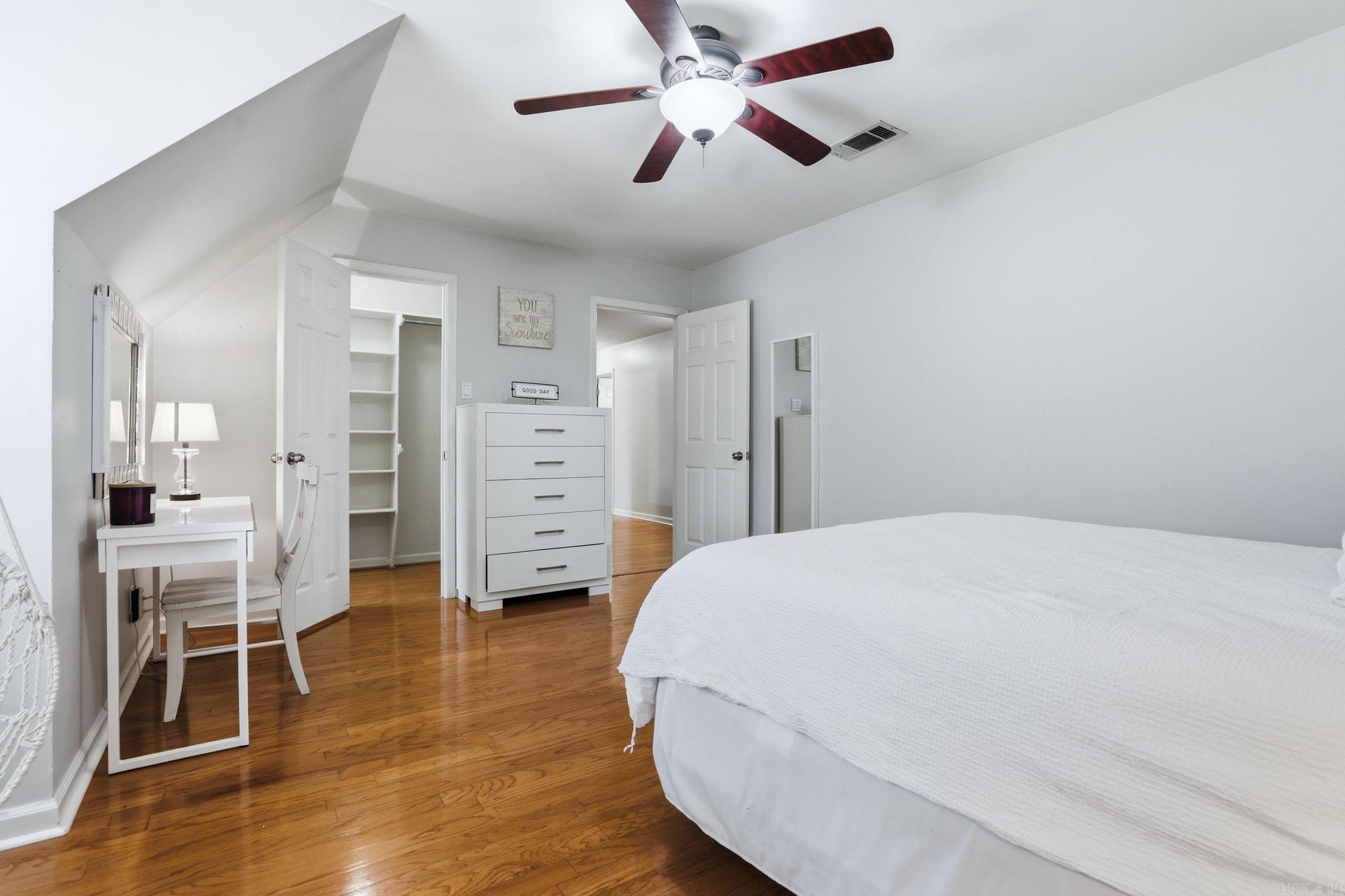LONGLEA MANOR ADDN - Residential
