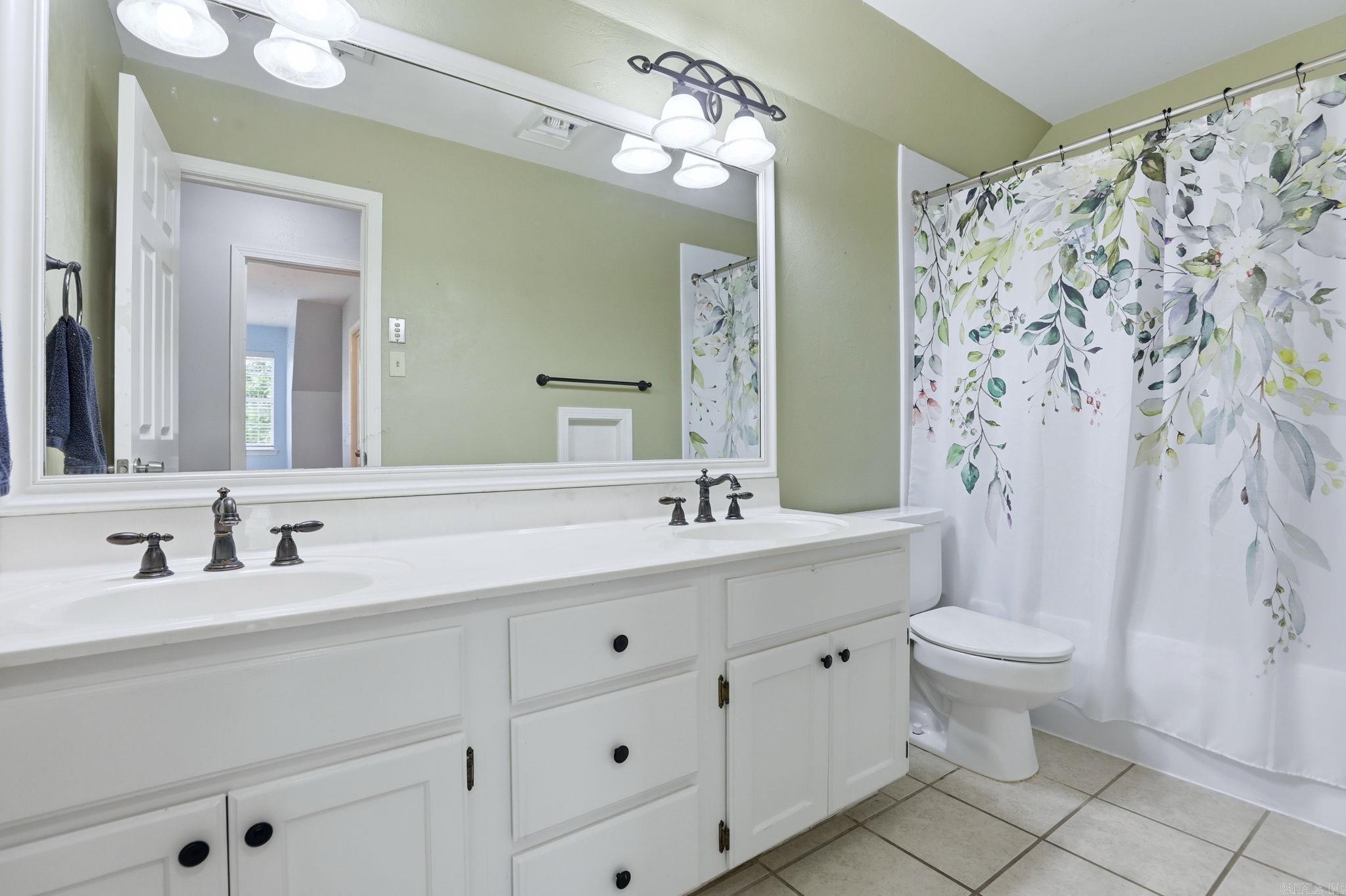 LONGLEA MANOR ADDN - Residential