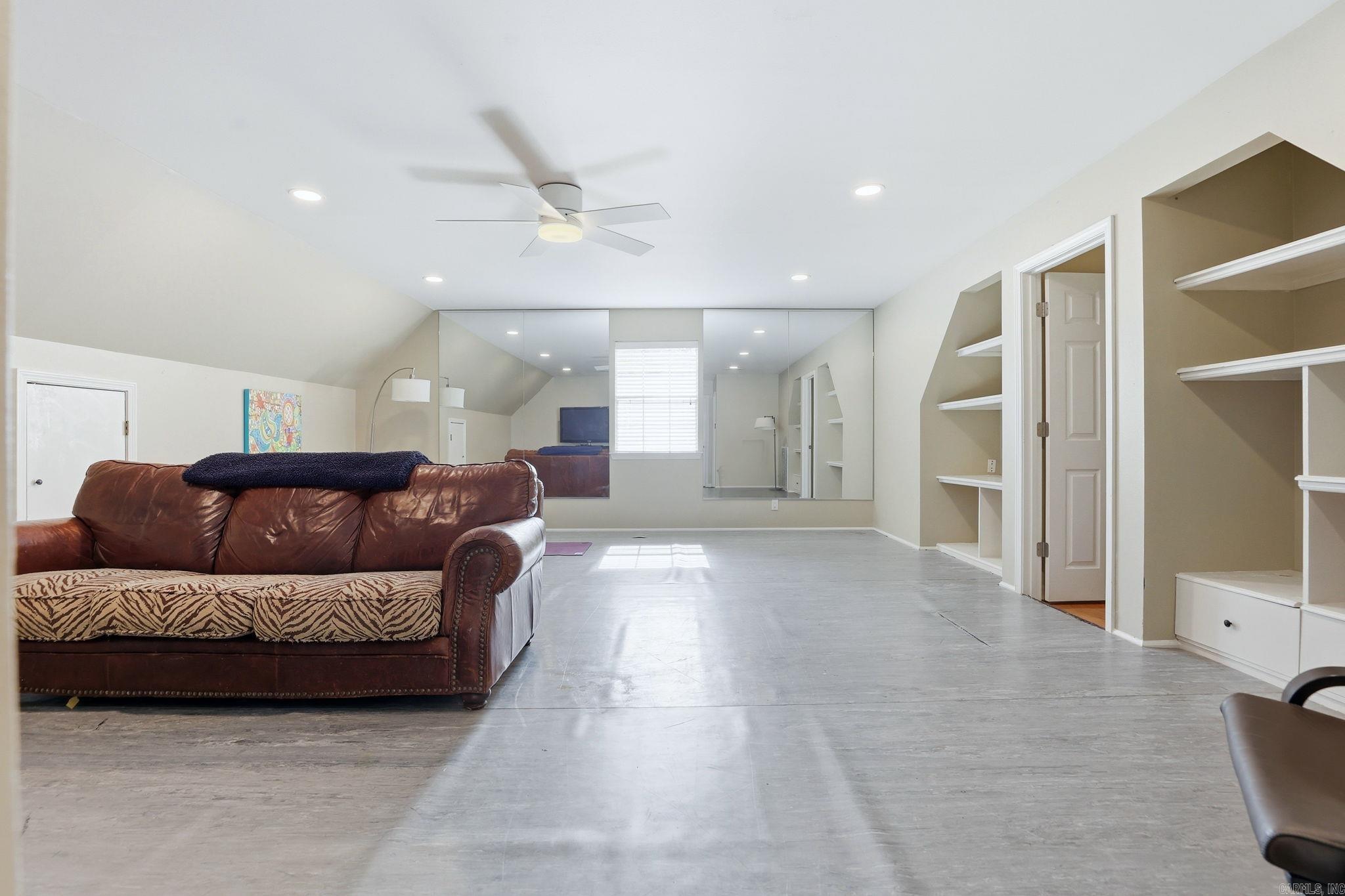 LONGLEA MANOR ADDN - Residential
