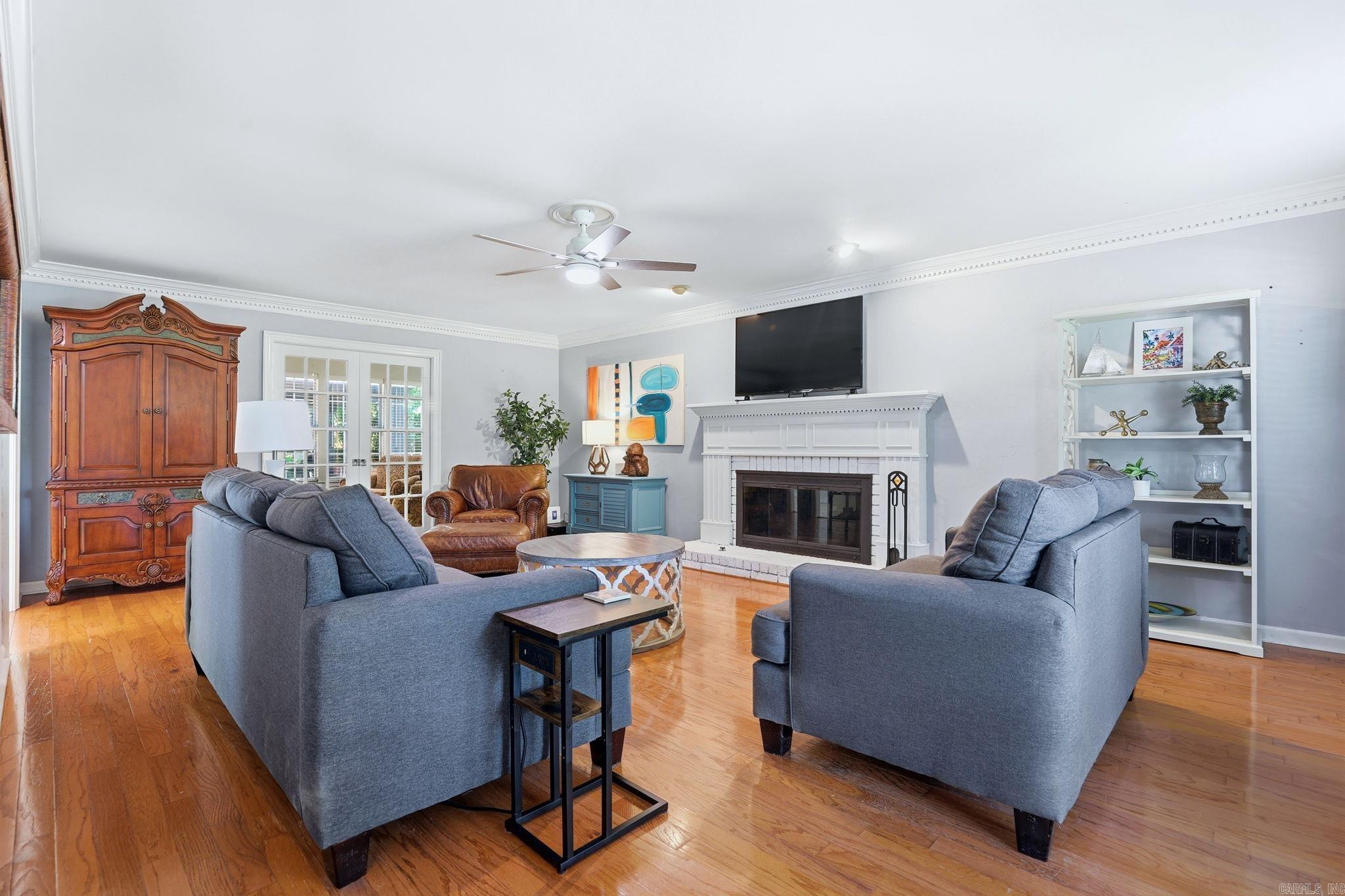 LONGLEA MANOR ADDN - Residential