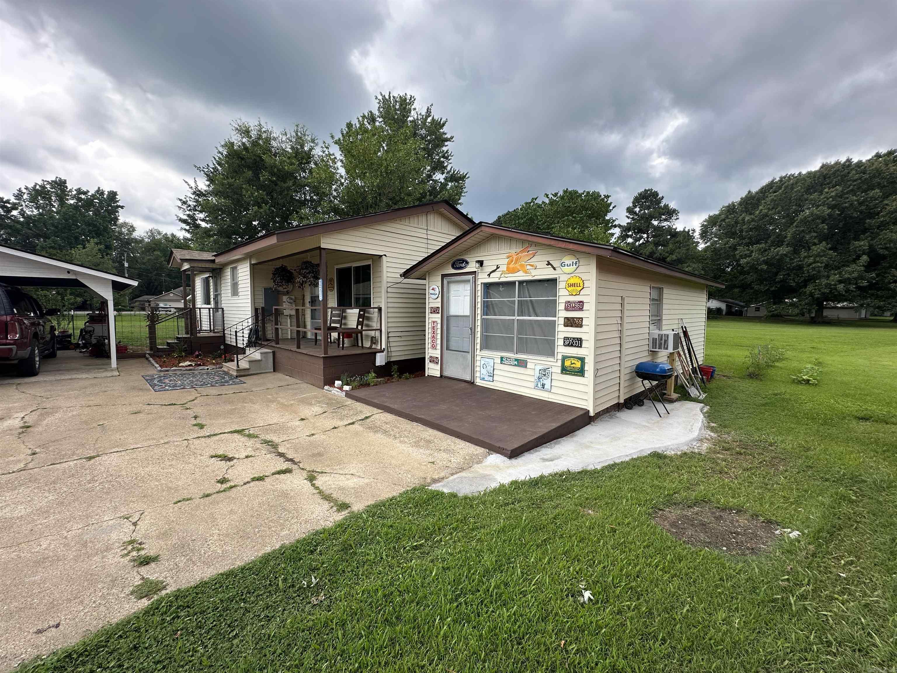 OVERCUP LAKE RESORT - Residential