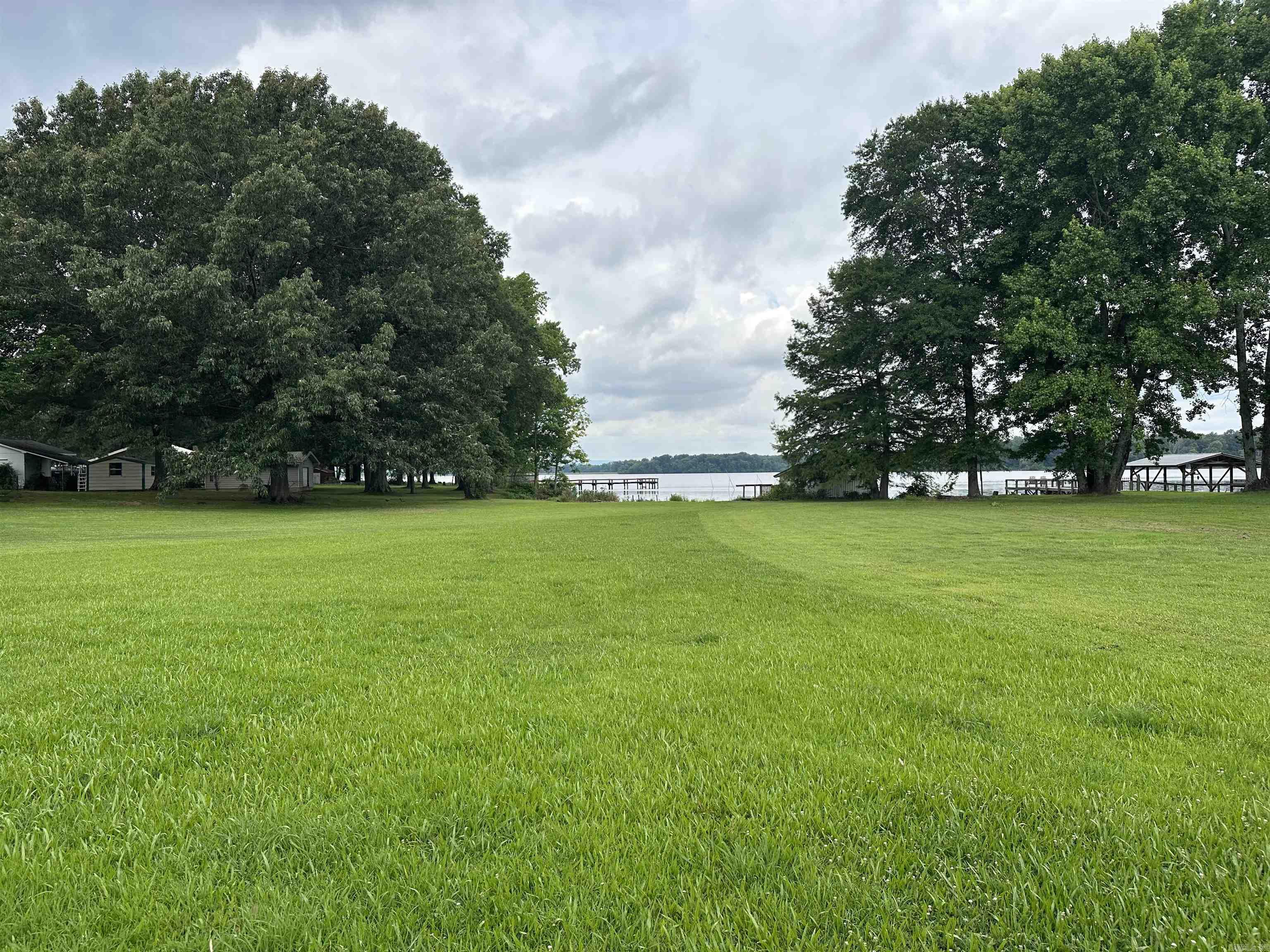OVERCUP LAKE RESORT - Residential
