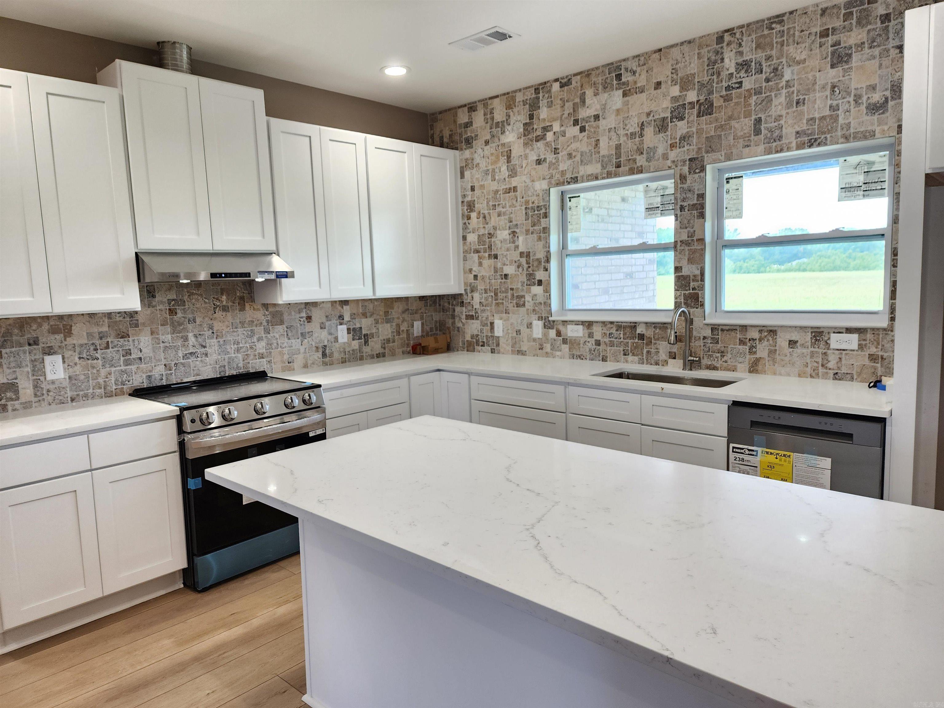 BAKER'S FIELD - Residential