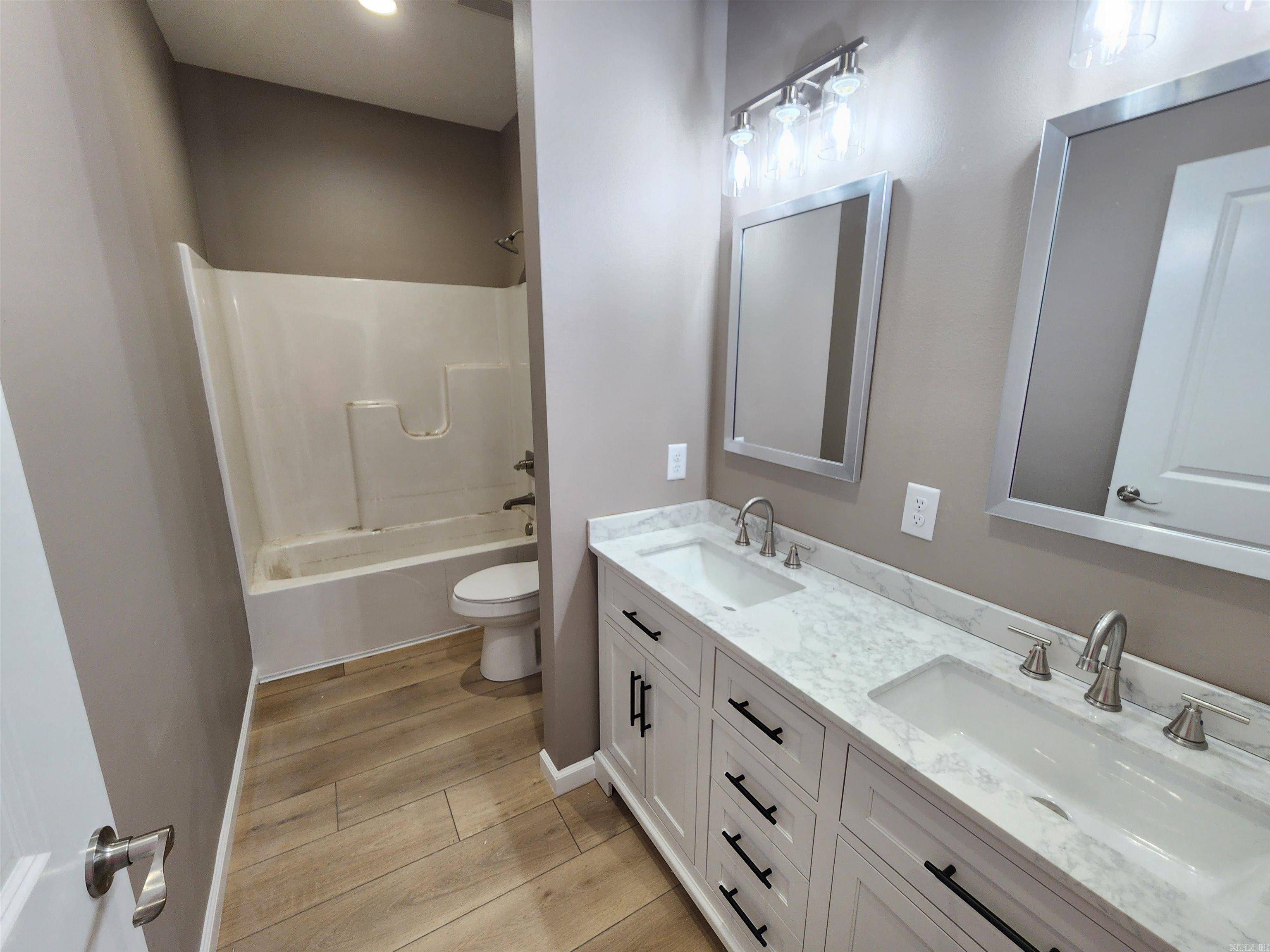 BAKER'S FIELD - Residential