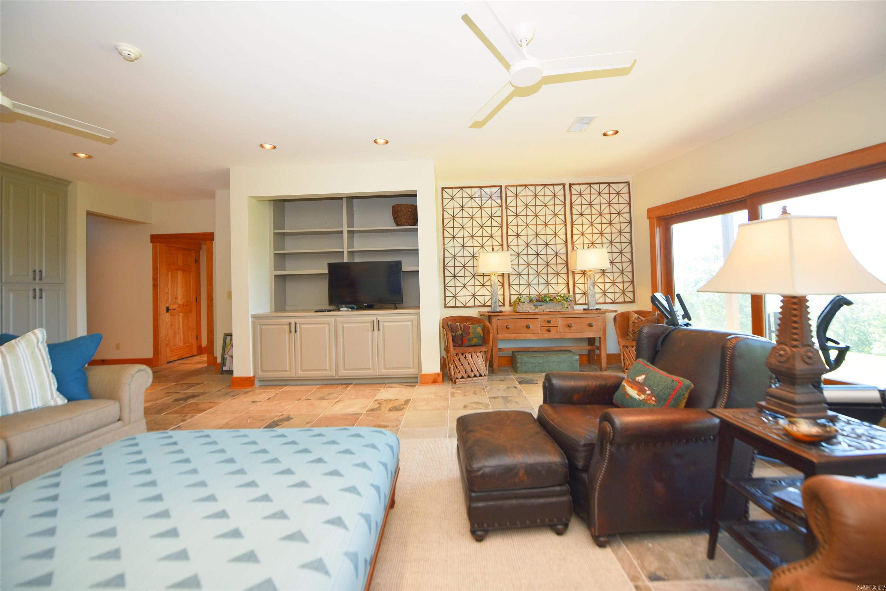 GRAND VIEW ESTATES - Residential