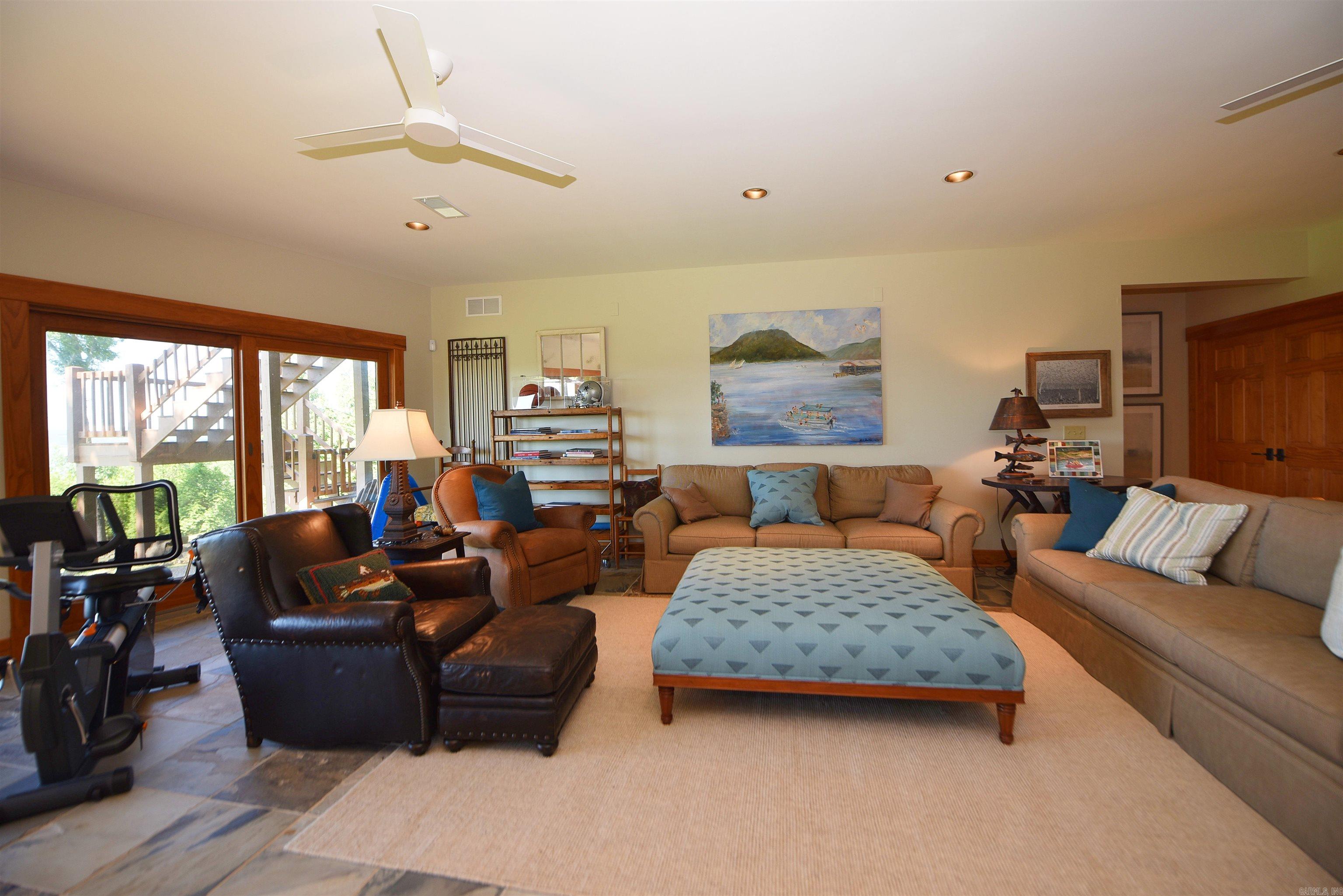 GRAND VIEW ESTATES - Residential