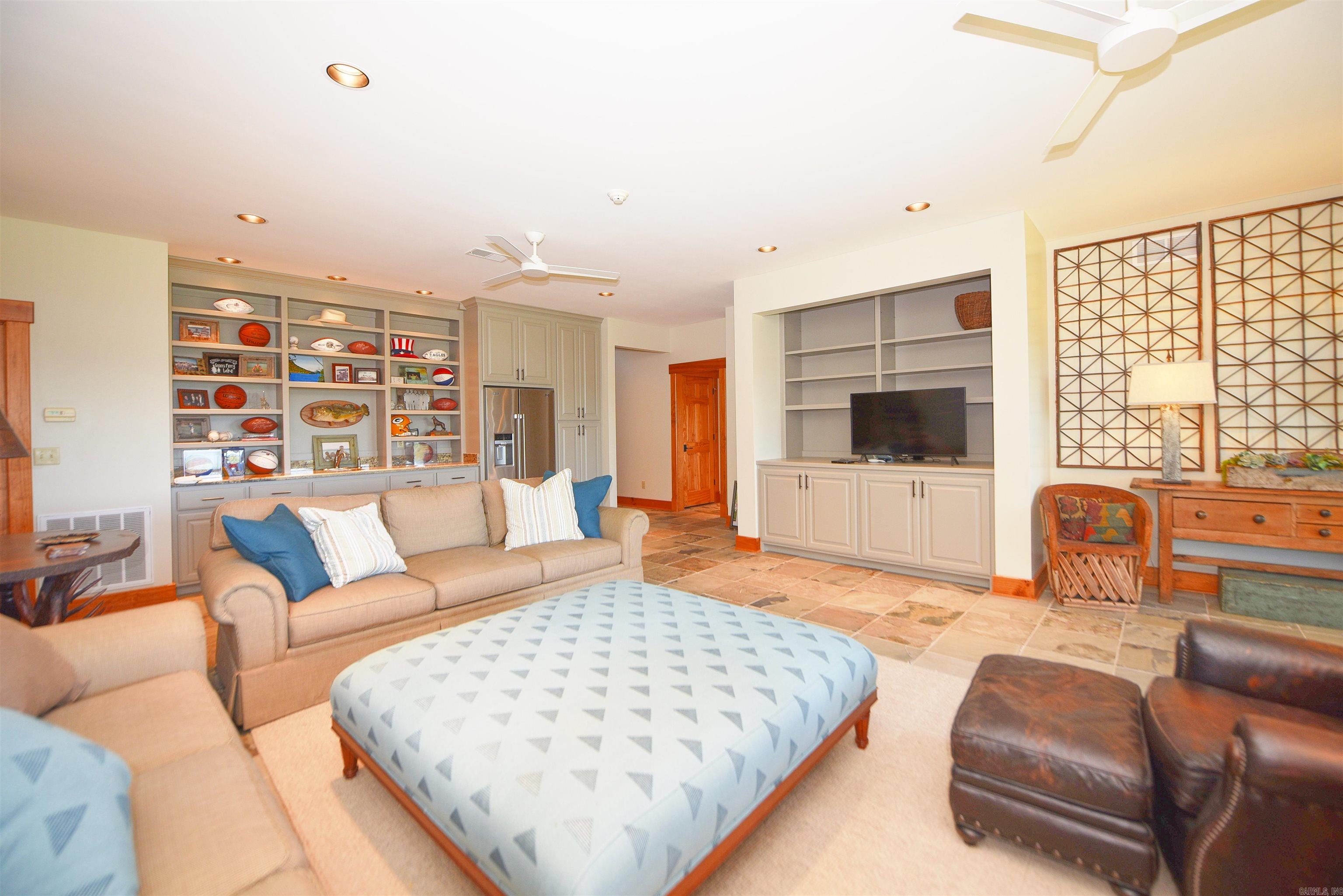 GRAND VIEW ESTATES - Residential