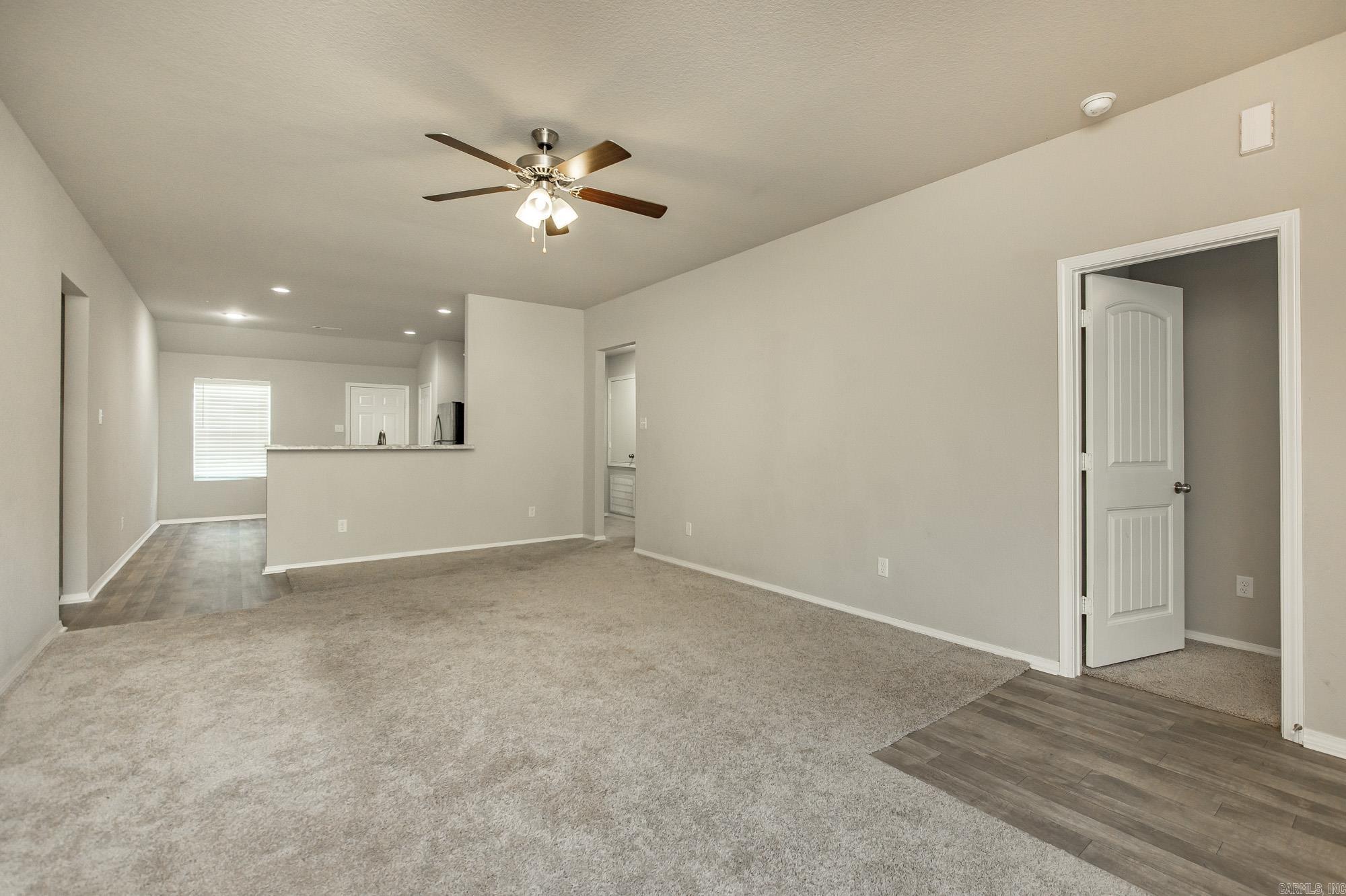 OAKLAND GROVE ESTATES - Residential
