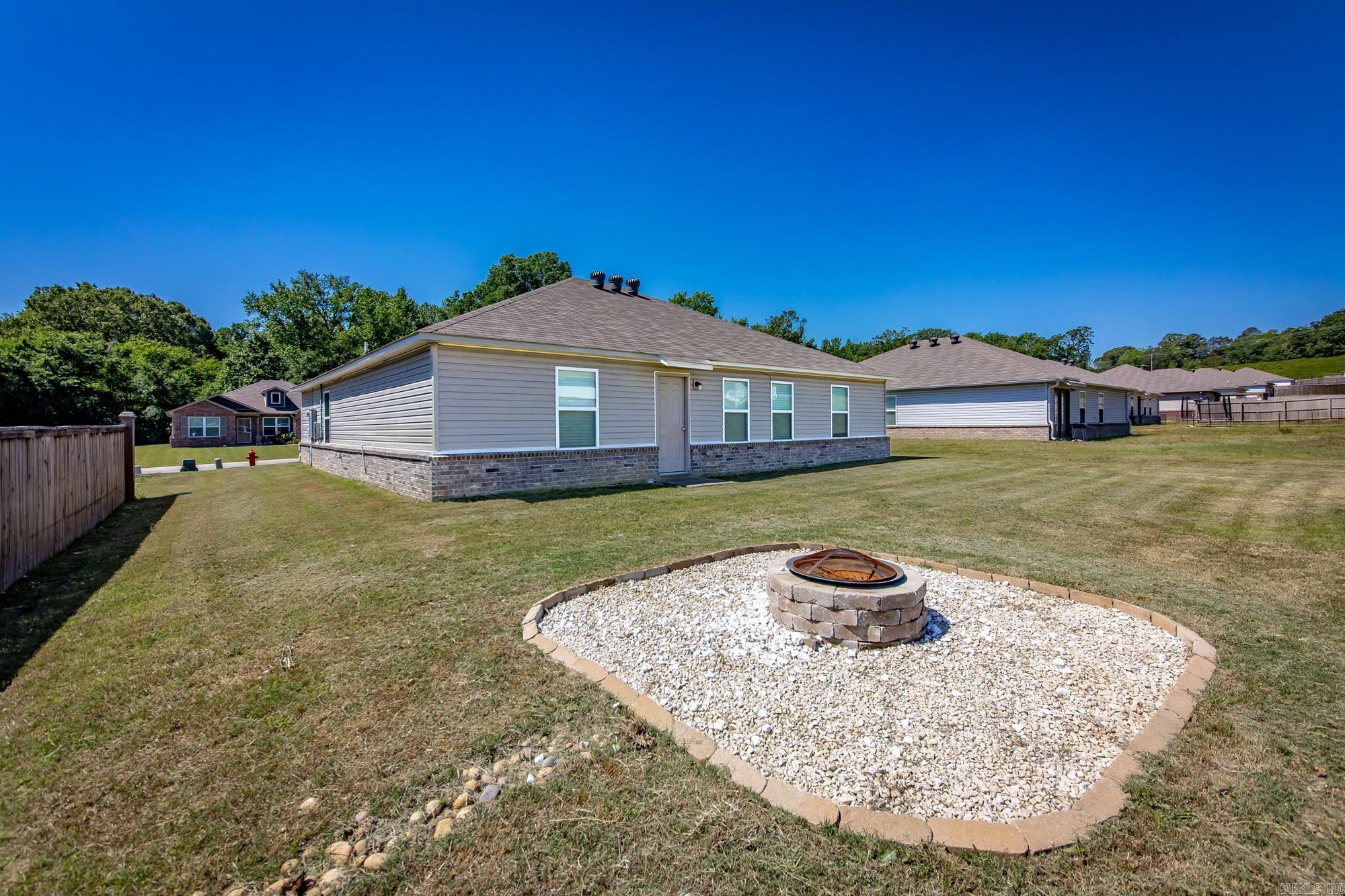 OAKLAND GROVE ESTATES - Residential