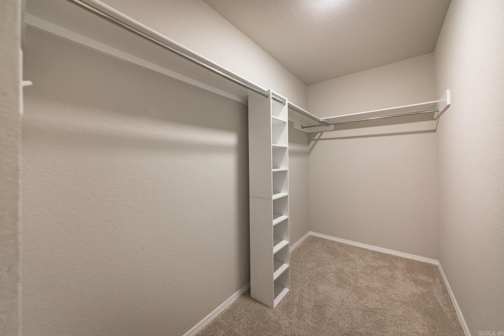 OAKLAND GROVE ESTATES - Residential