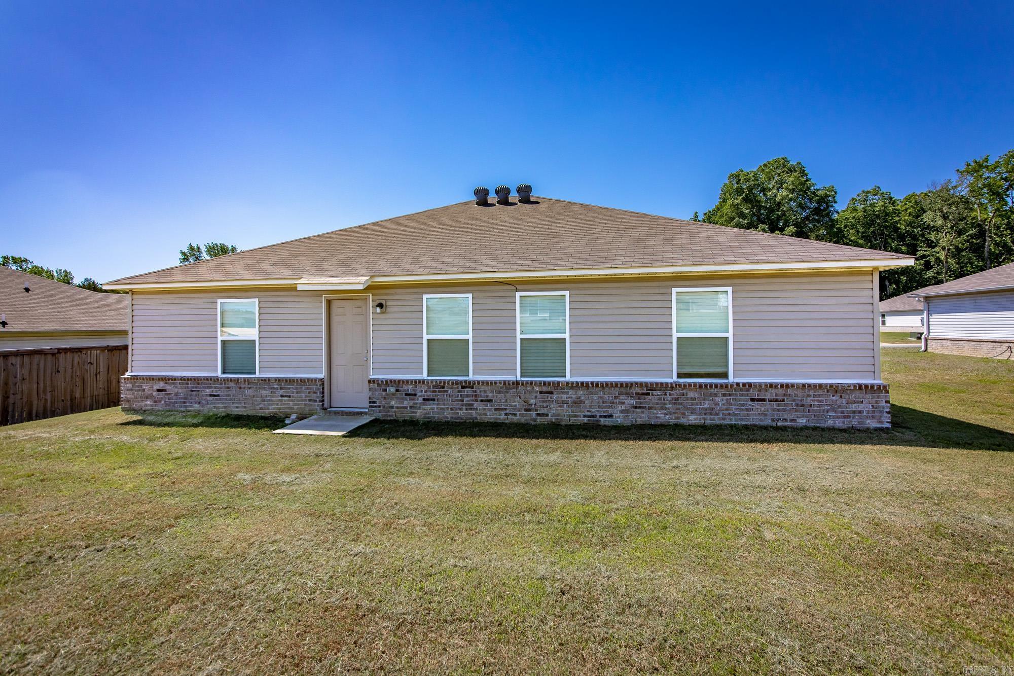 OAKLAND GROVE ESTATES - Residential