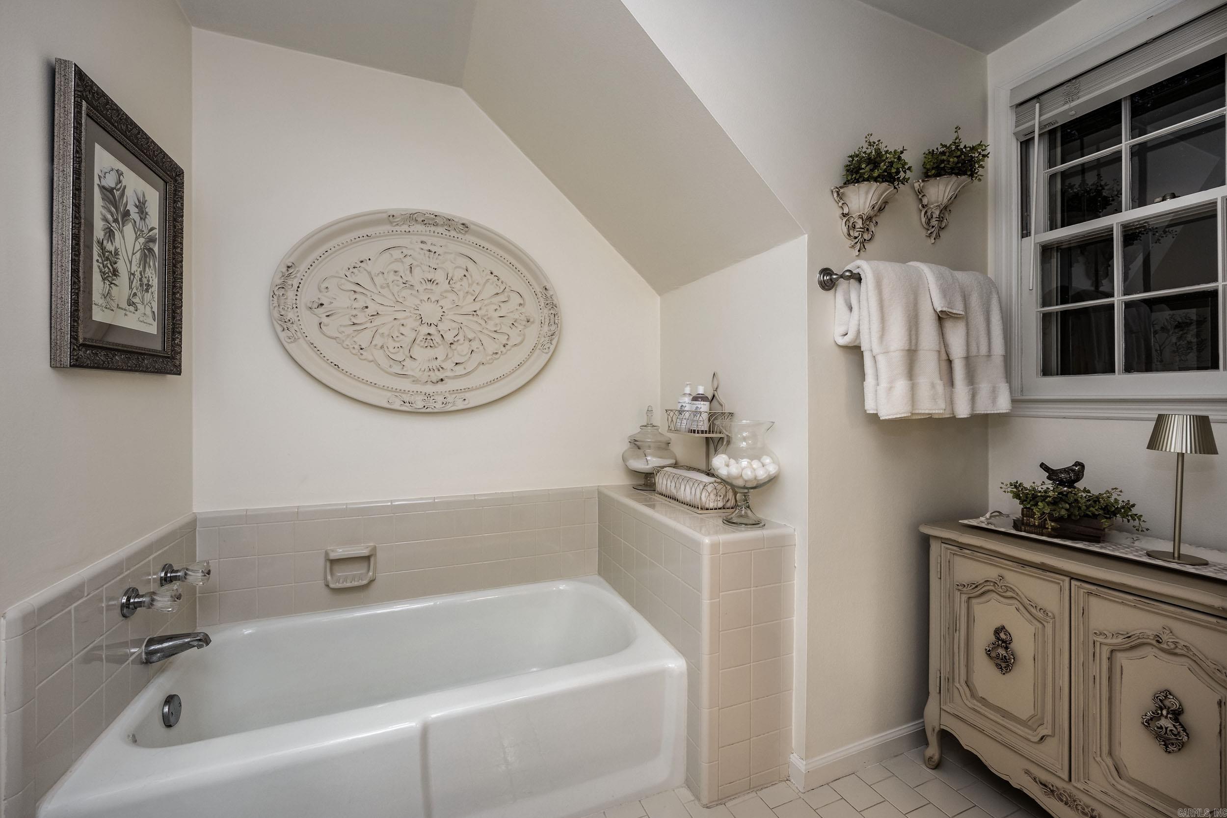 WINDSOR CT TOWNHOMES HPR - Residential
