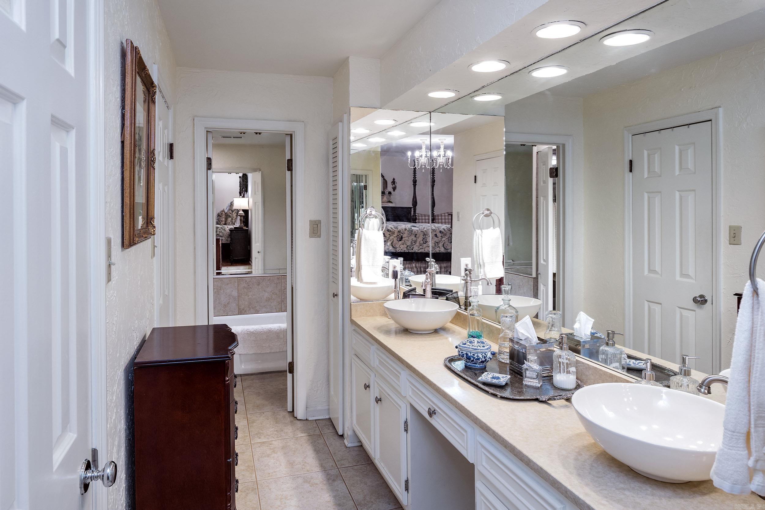 WINDSOR CT TOWNHOMES HPR - Residential