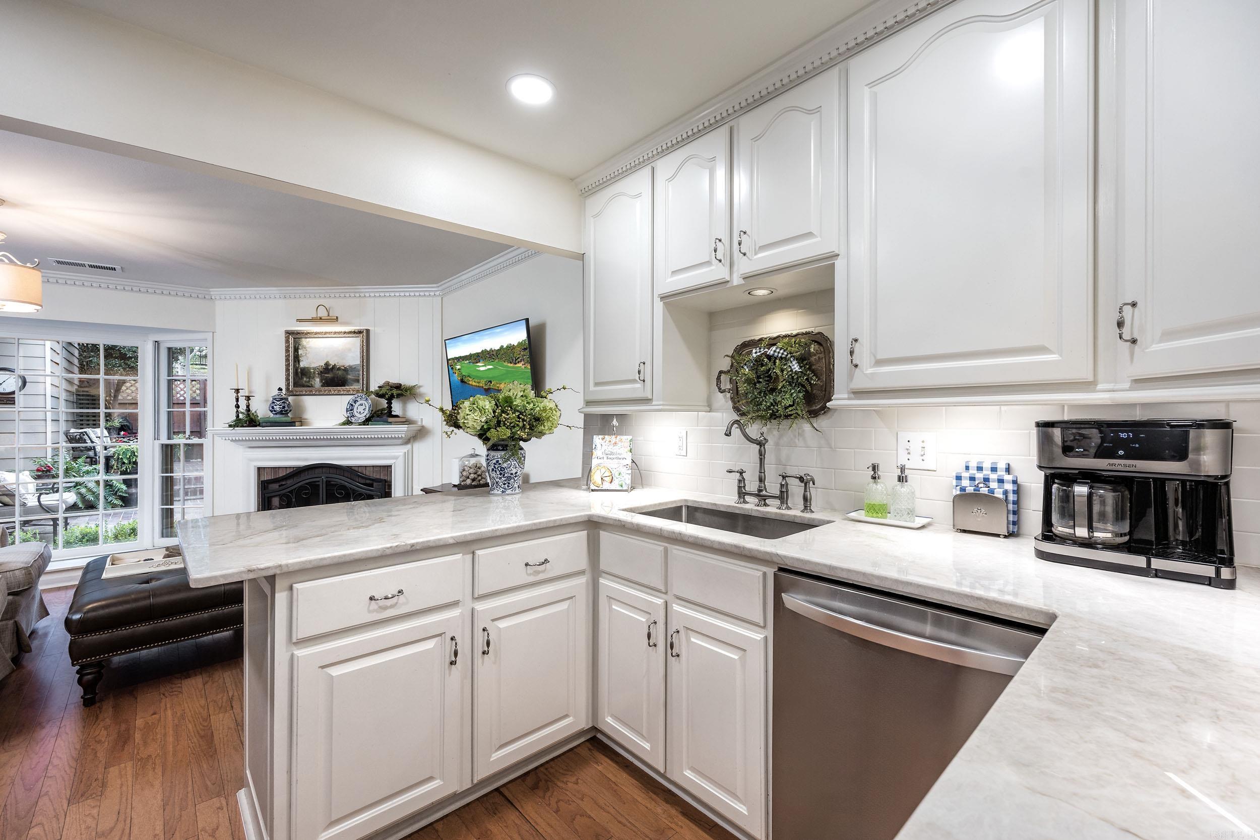WINDSOR CT TOWNHOMES HPR - Residential