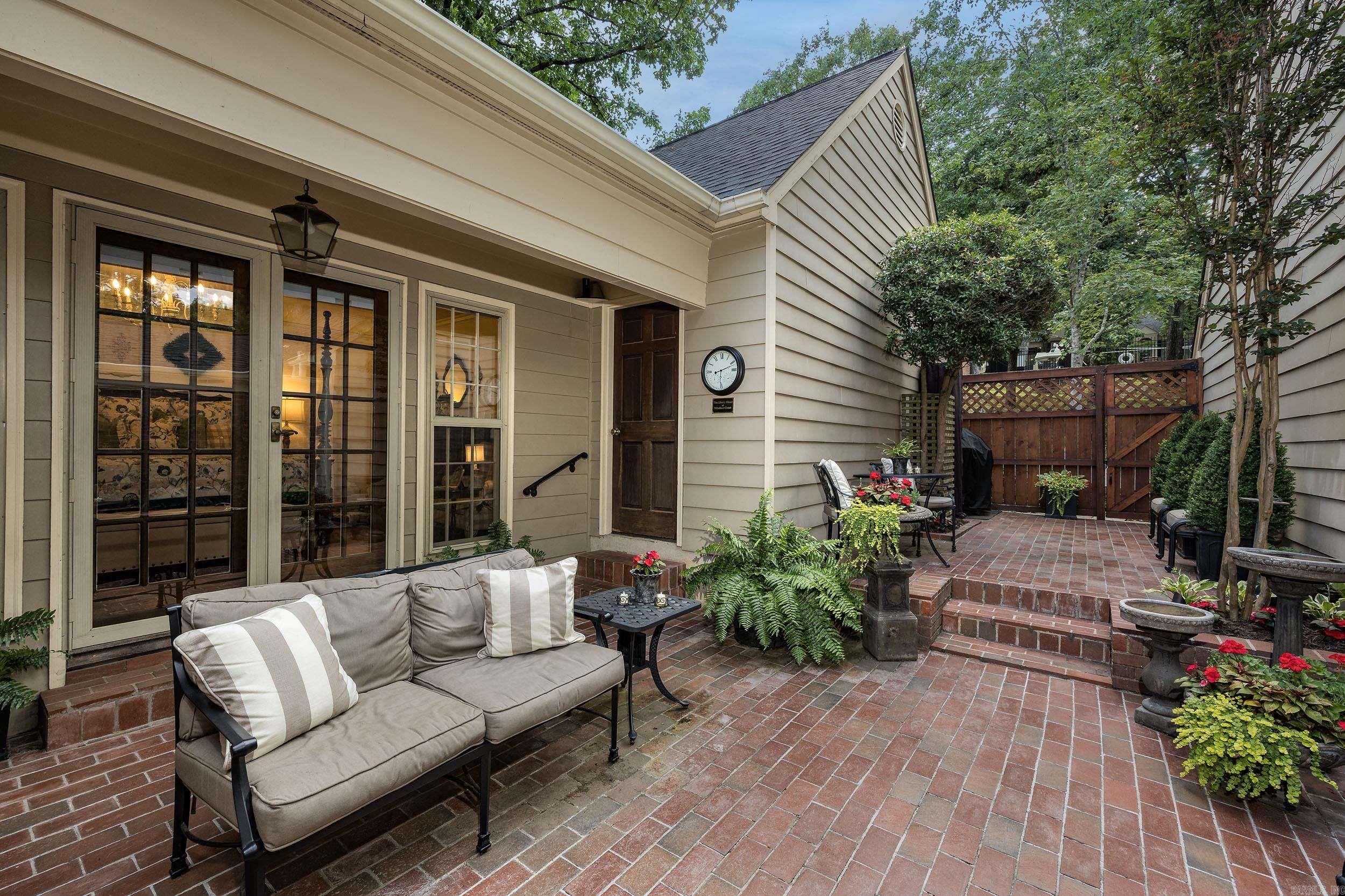 WINDSOR CT TOWNHOMES HPR - Residential