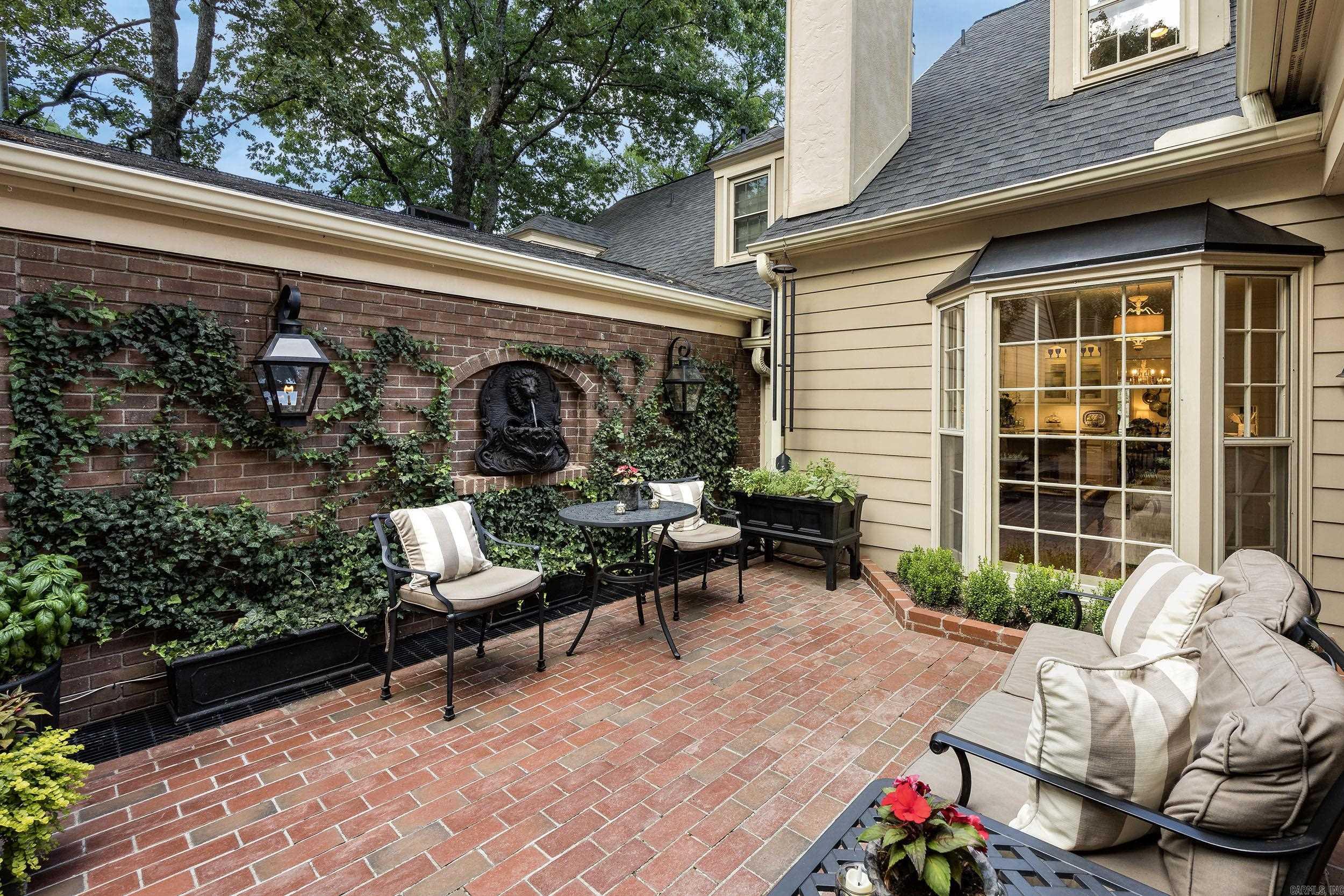 WINDSOR CT TOWNHOMES HPR - Residential