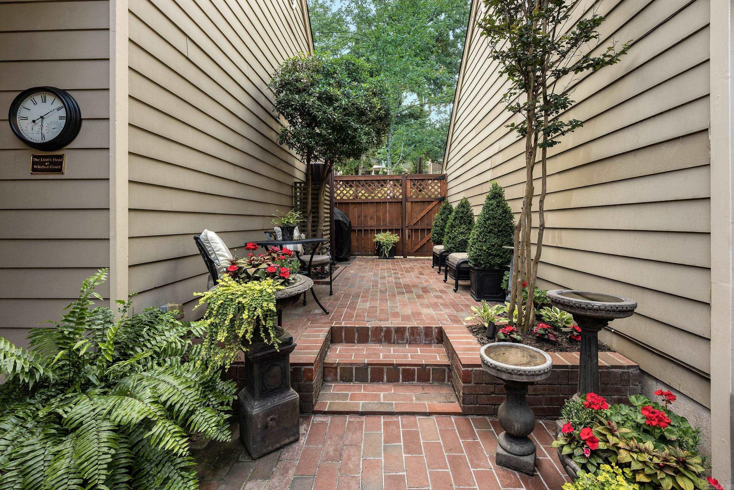 WINDSOR CT TOWNHOMES HPR - Residential