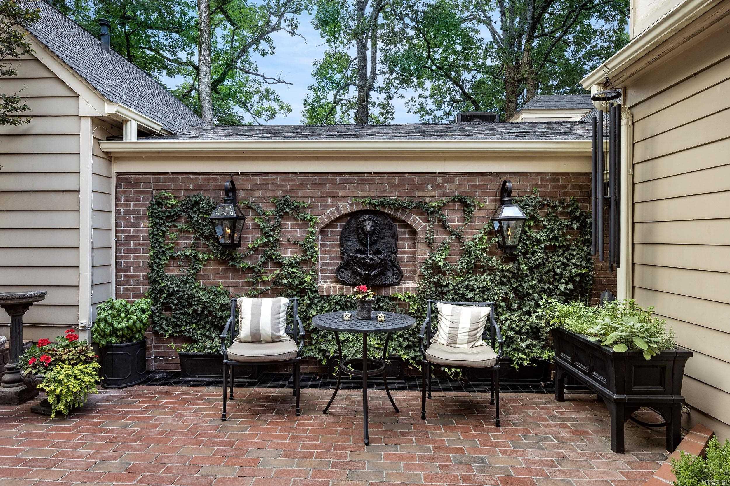 WINDSOR CT TOWNHOMES HPR - Residential