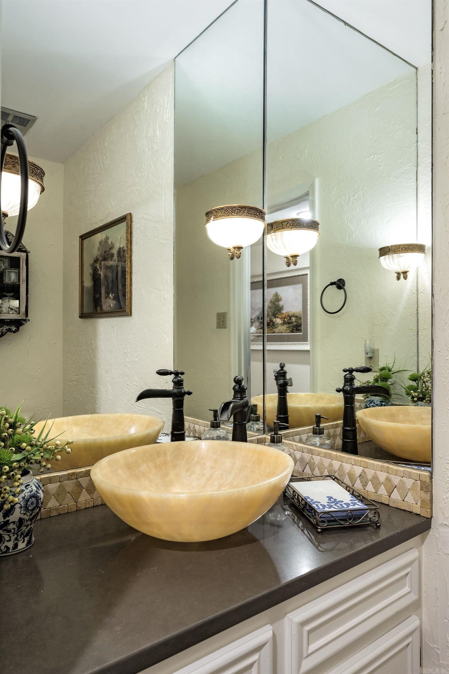 WINDSOR CT TOWNHOMES HPR - Residential