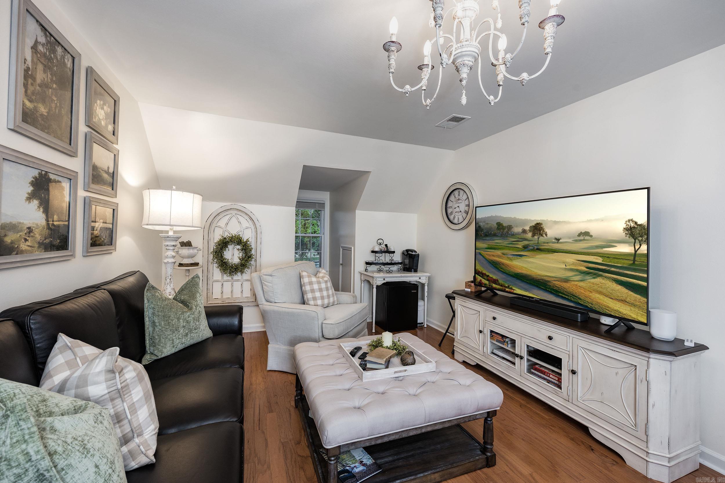WINDSOR CT TOWNHOMES HPR - Residential