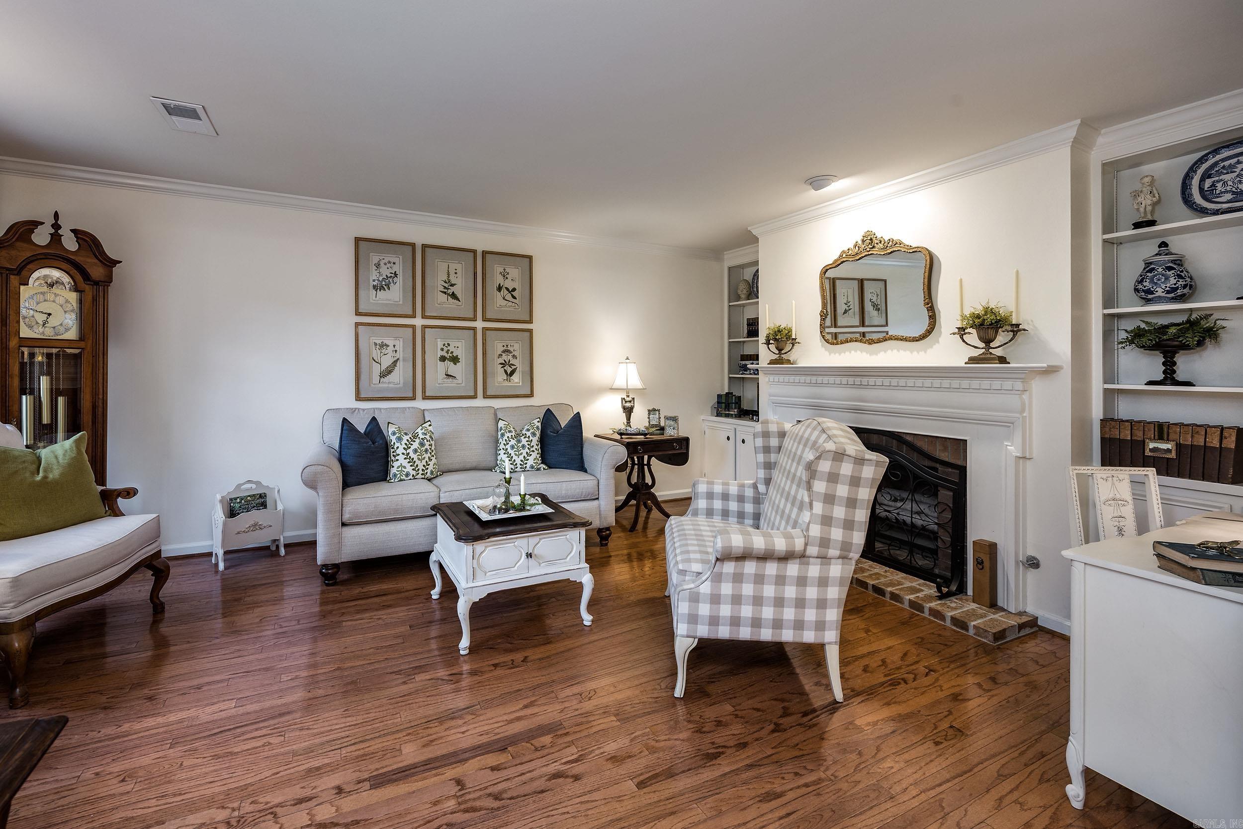 WINDSOR CT TOWNHOMES HPR - Residential