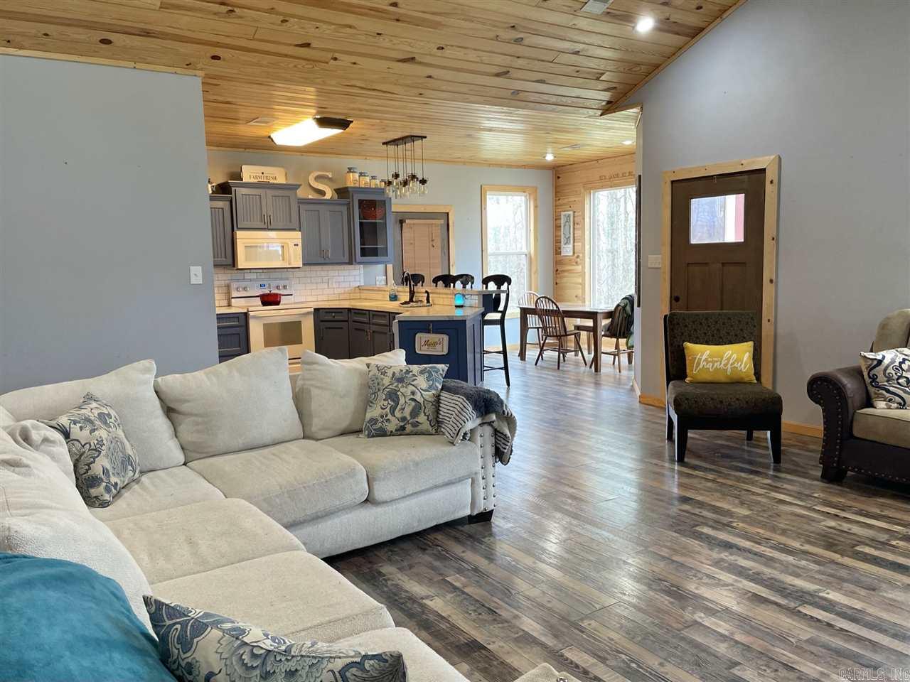 BEAVER LAKE ESTATES - Residential
