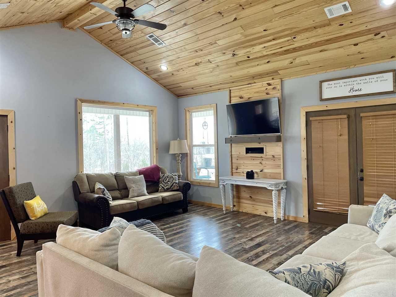 BEAVER LAKE ESTATES - Residential