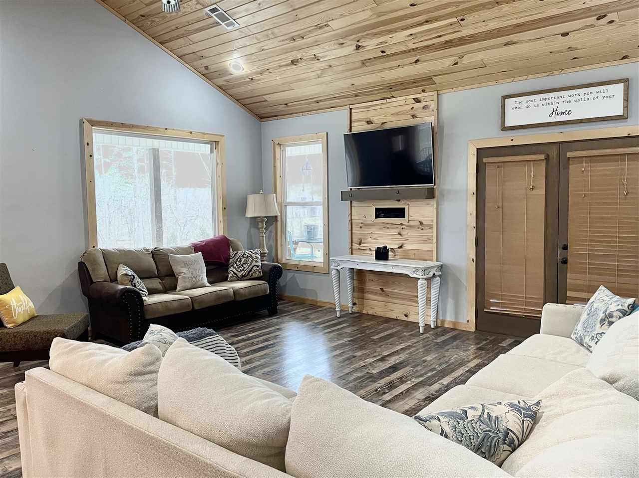 BEAVER LAKE ESTATES - Residential