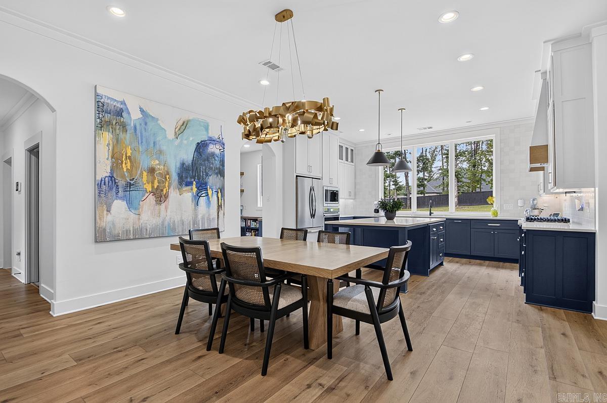 WHITE OAK MANOR - Residential