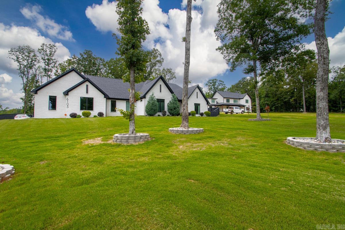 WHITE OAK MANOR - Residential