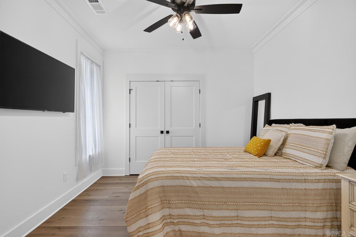 WHITE OAK MANOR - Residential