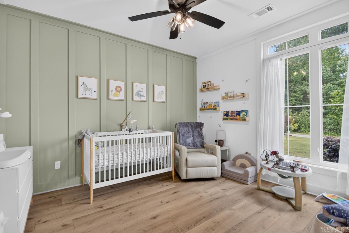 WHITE OAK MANOR - Residential