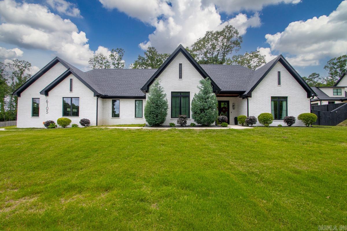 WHITE OAK MANOR - Residential