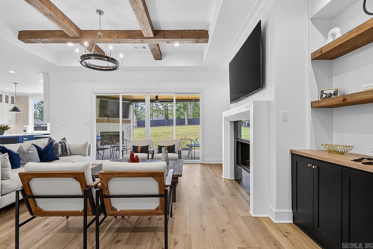 WHITE OAK MANOR - Residential