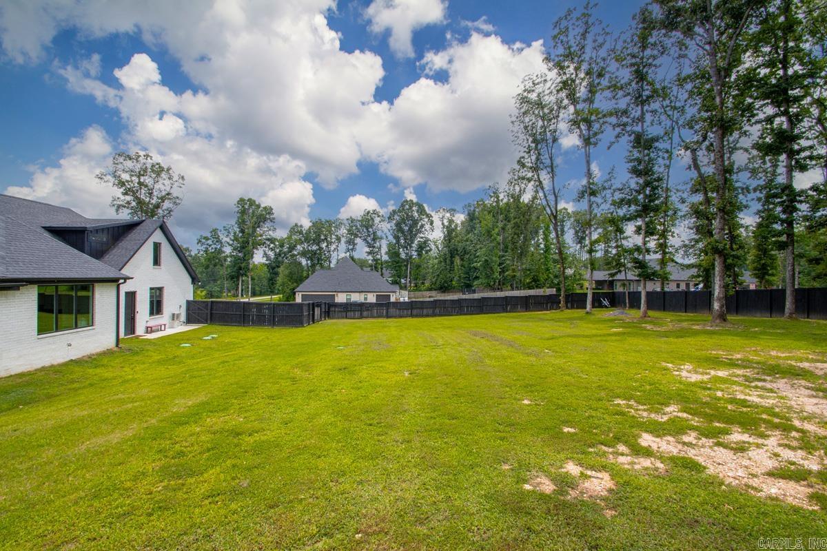 WHITE OAK MANOR - Residential