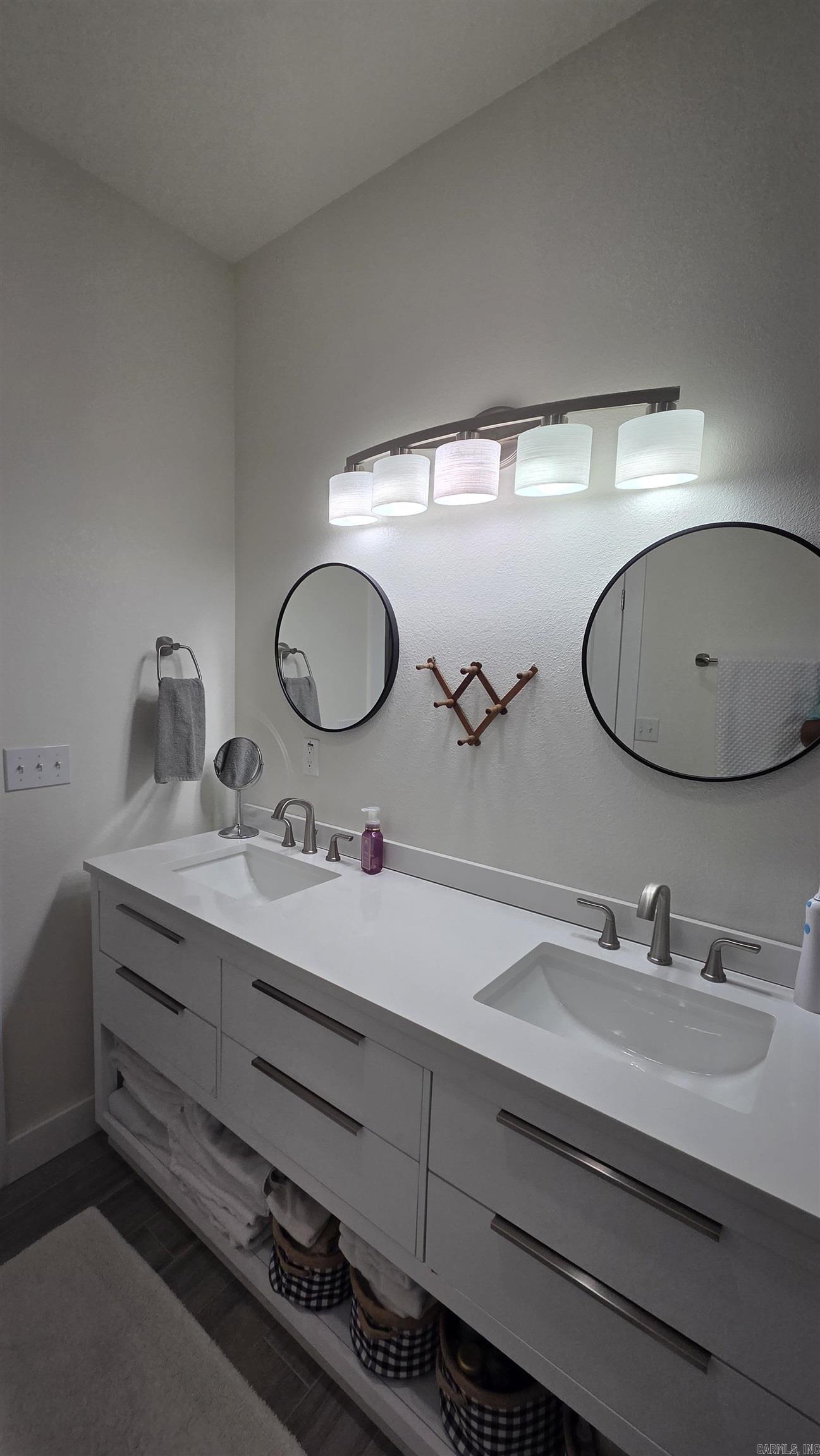 INDIAN HILLS - Residential