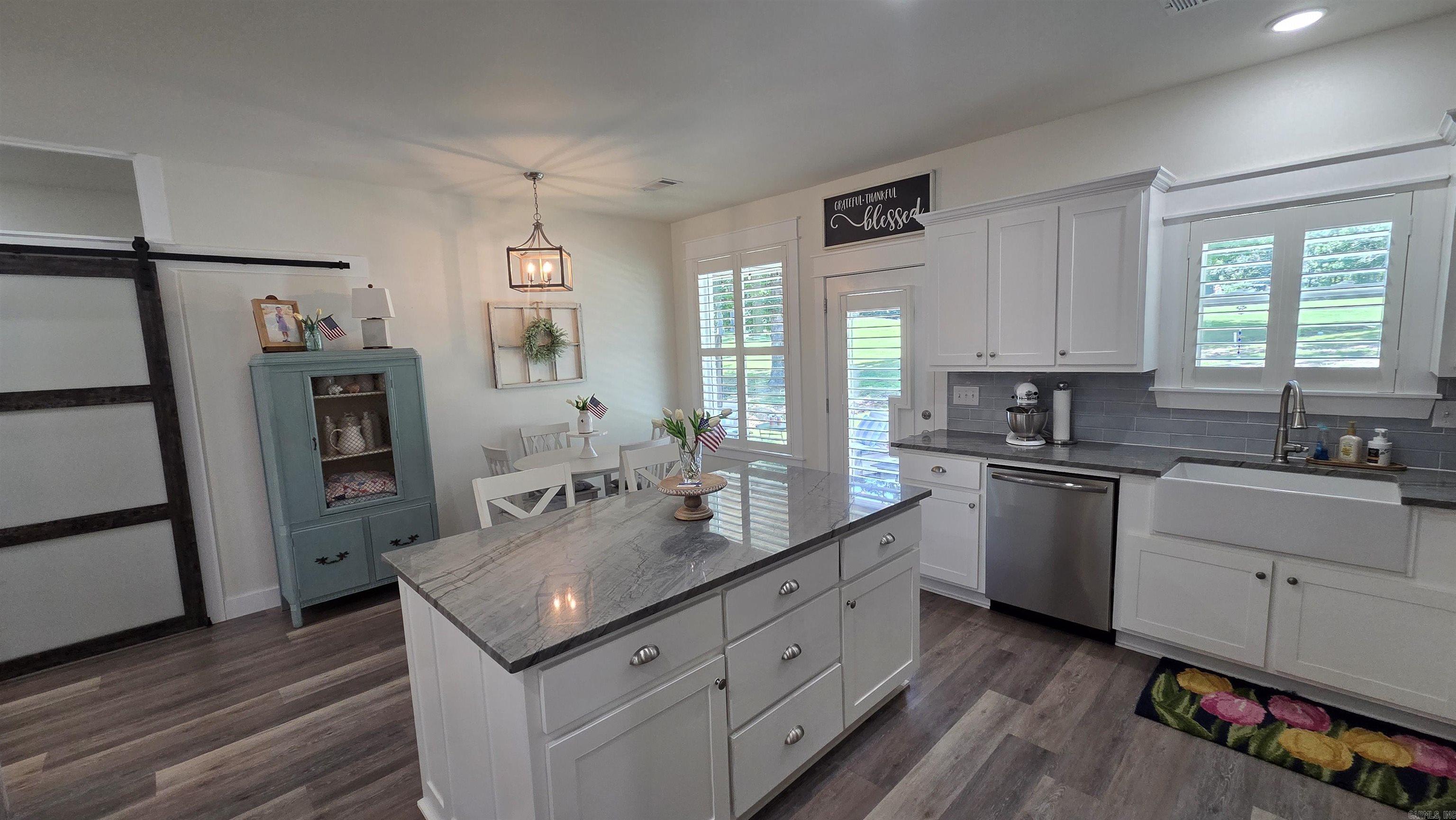 INDIAN HILLS - Residential