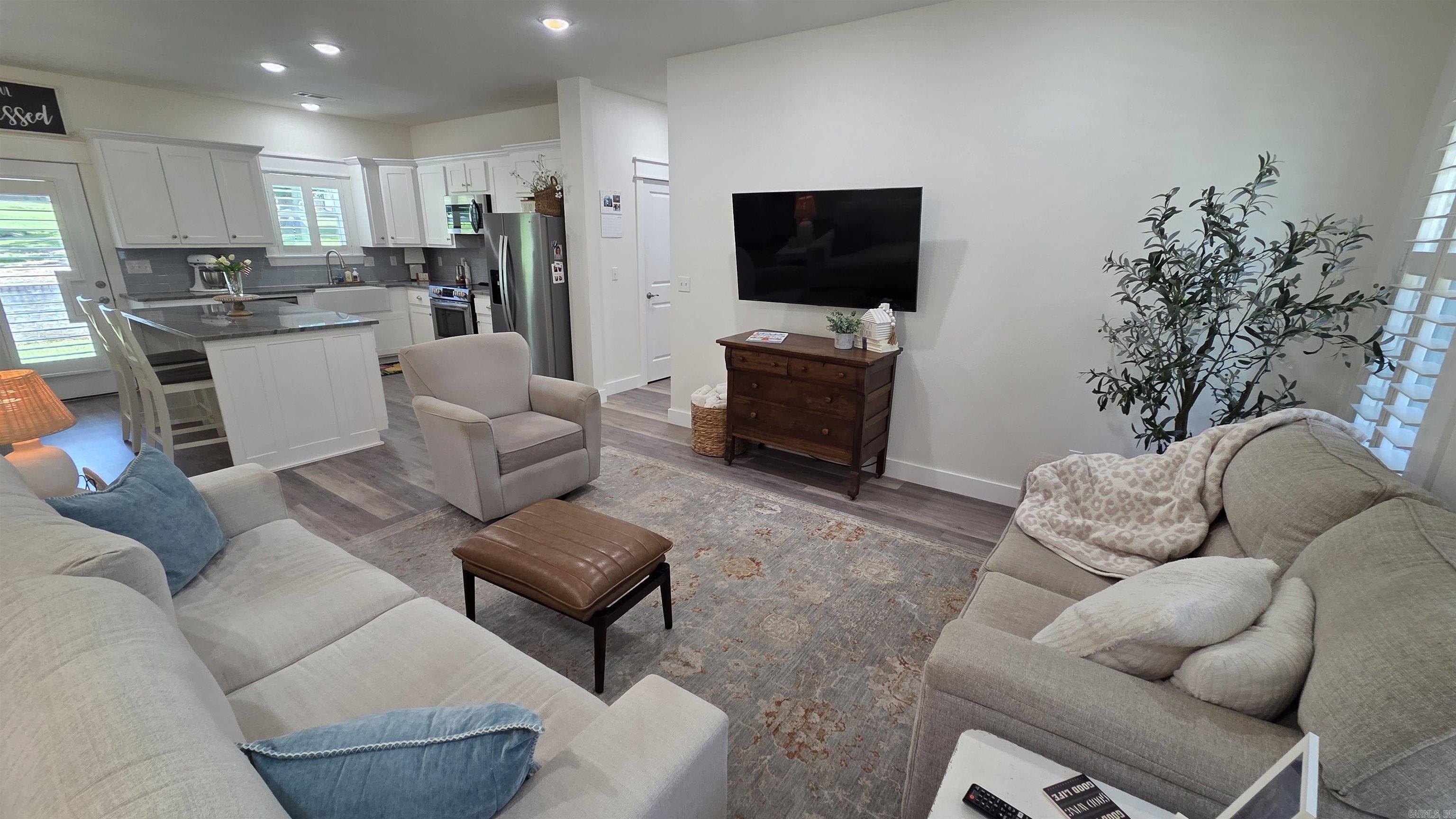 INDIAN HILLS - Residential