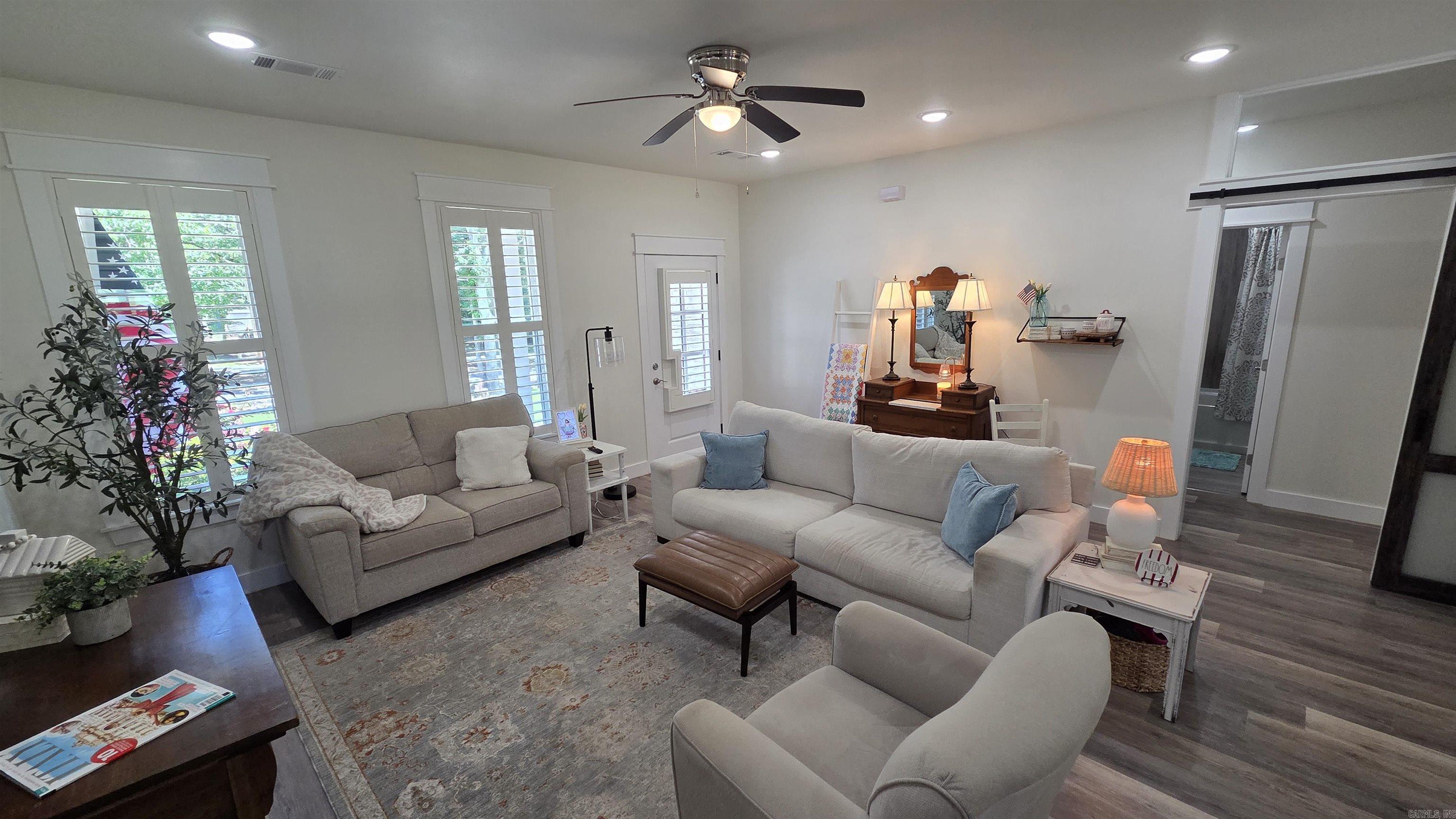 INDIAN HILLS - Residential
