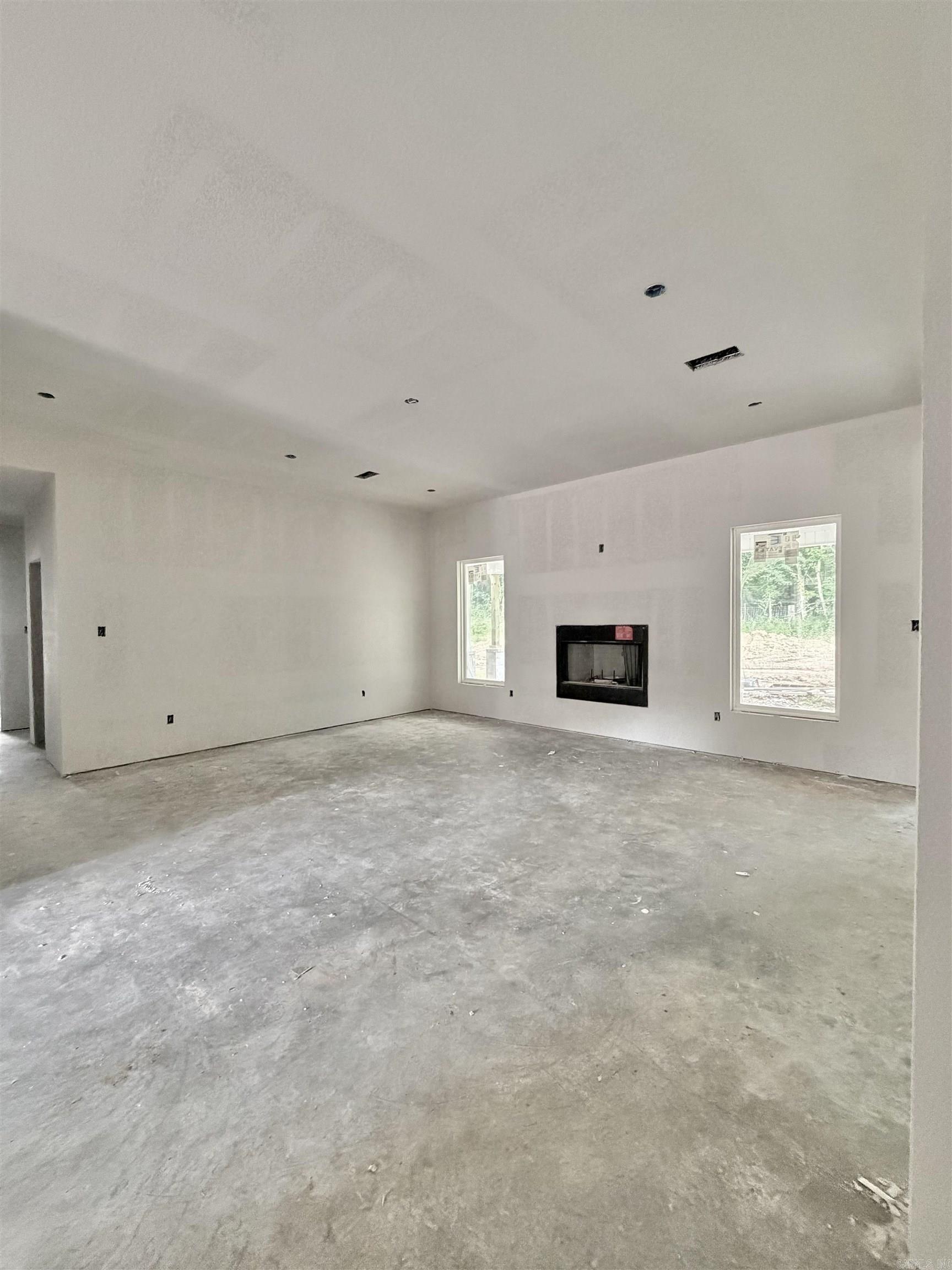 CREEKSIDE - Residential