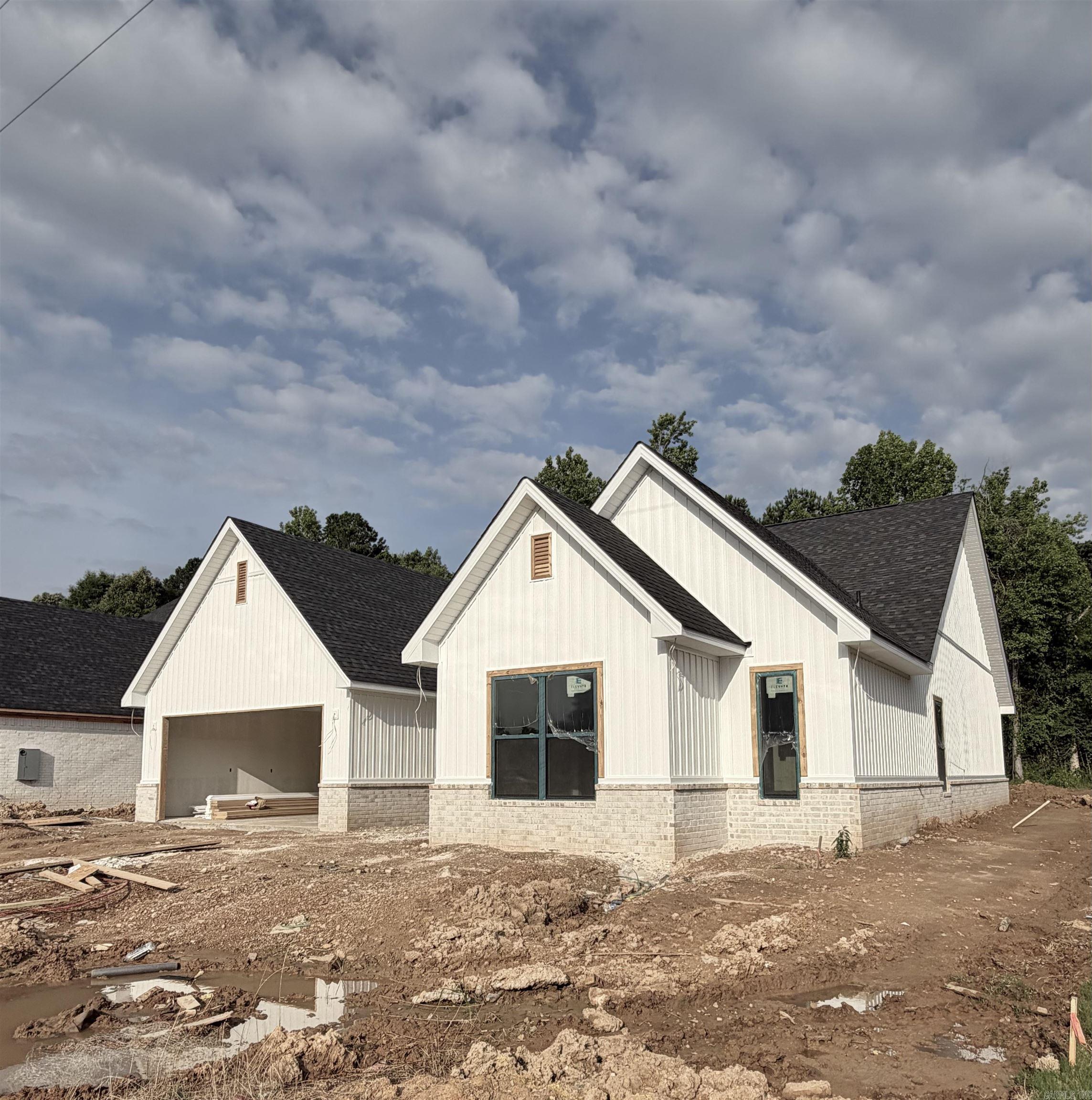 CREEKSIDE - Residential