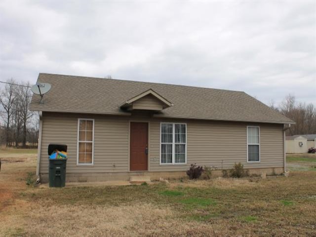 Great 3 bedroom 2 bath home located on over an acre lot in Westside School District. This home is perfect for the first time home buyer! Maintenance free tiled flooring in most of the home. Call today before it's gone!