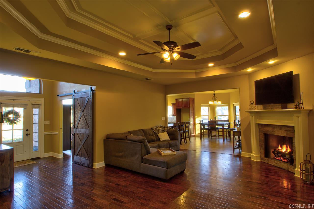 COUNTRY HILLS SUBD - Residential