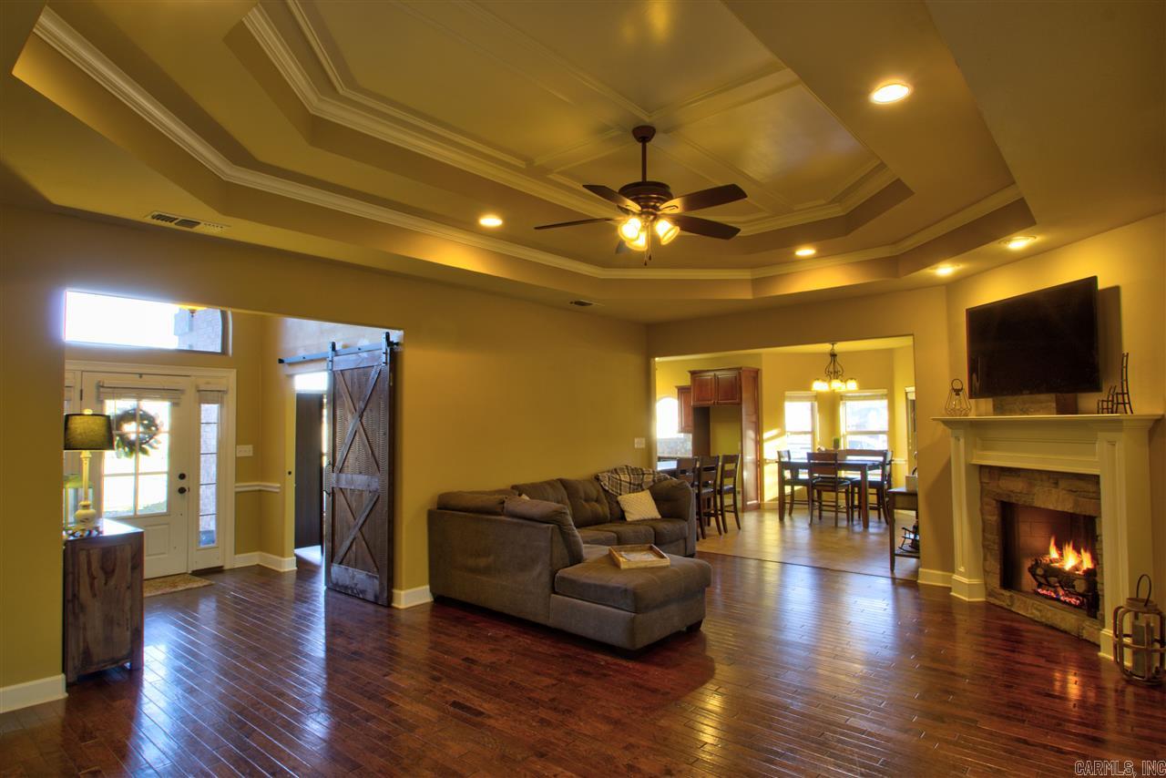 COUNTRY HILLS SUBD - Residential