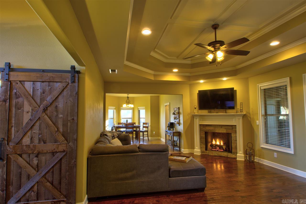 COUNTRY HILLS SUBD - Residential