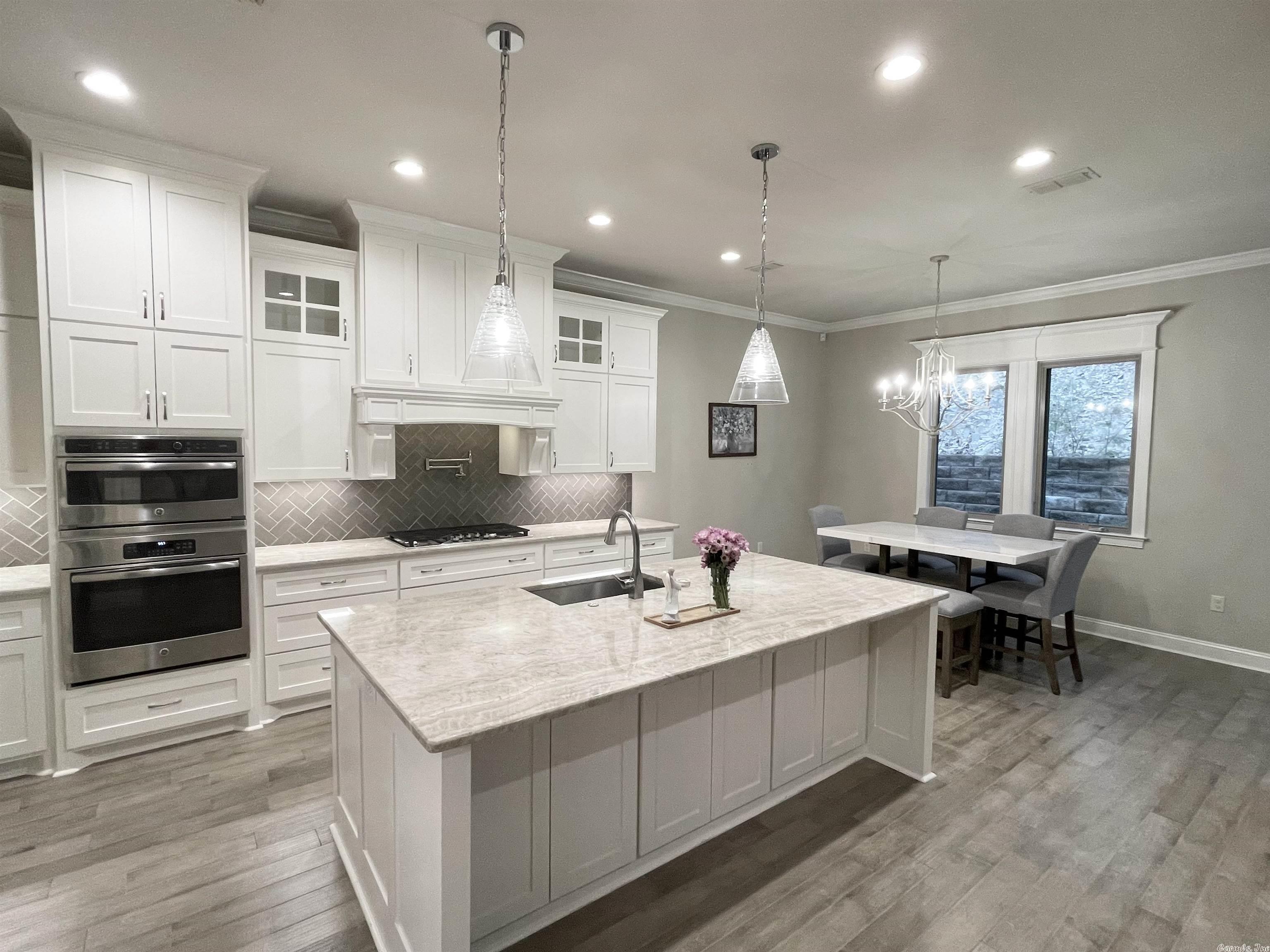 WOODLANDS EDGE - Residential