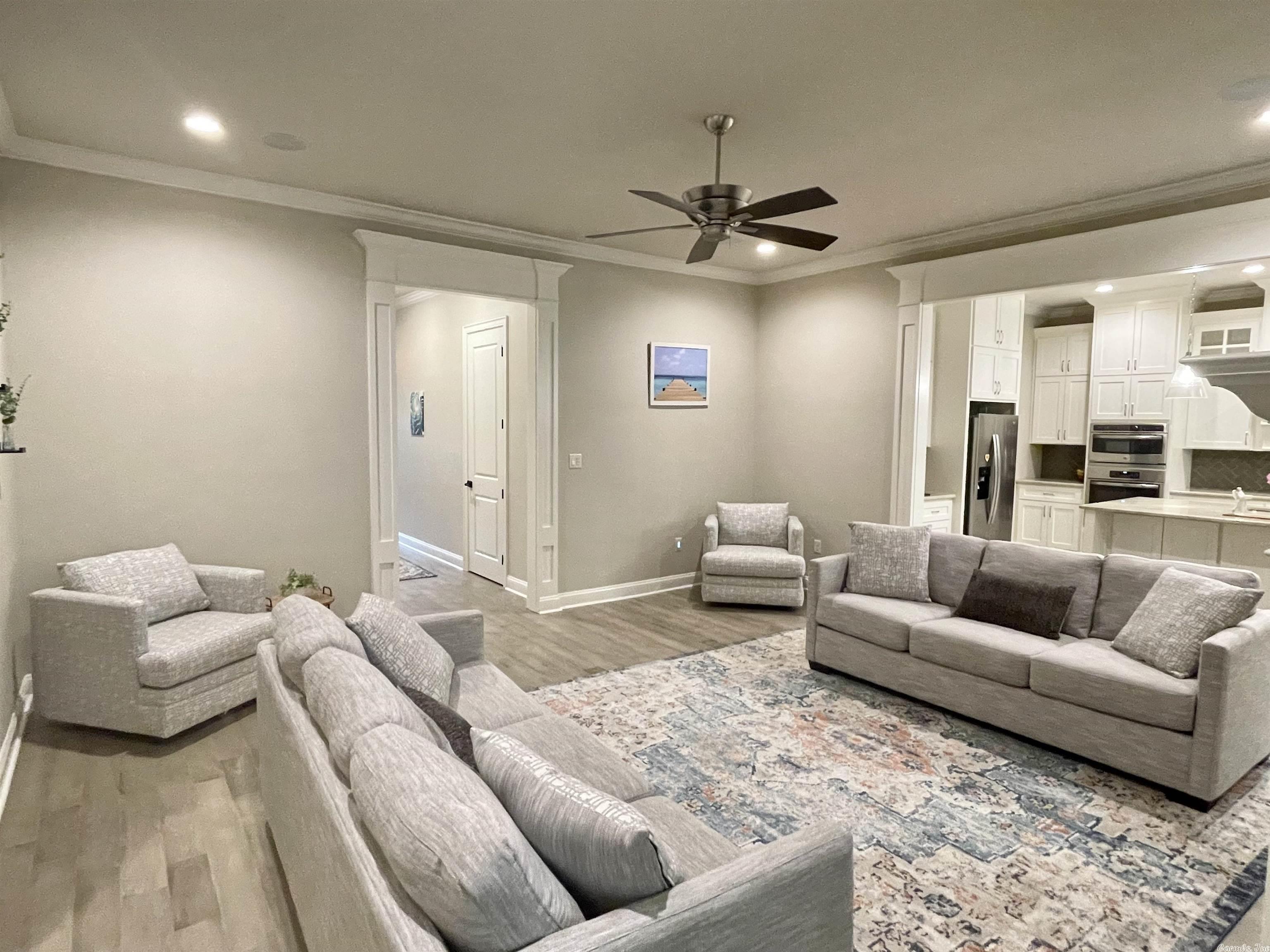 WOODLANDS EDGE - Residential