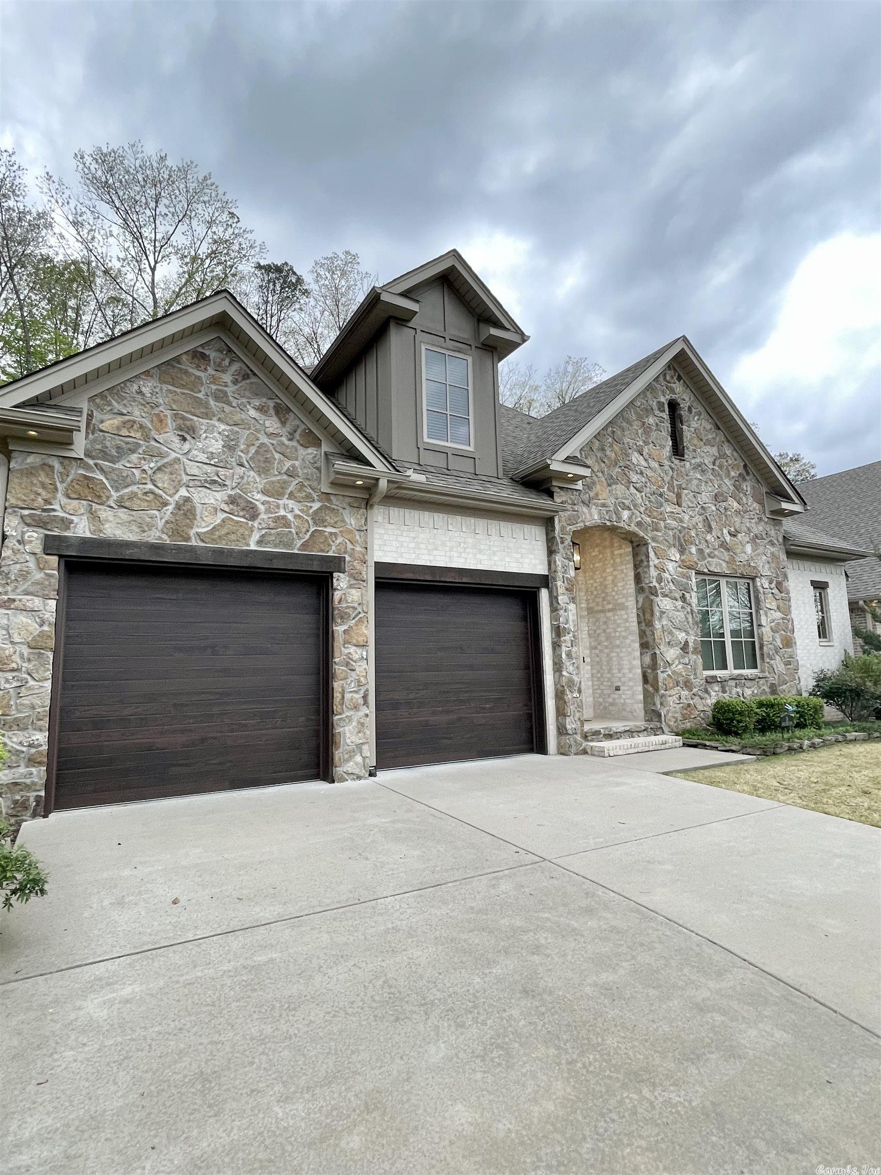 WOODLANDS EDGE - Residential