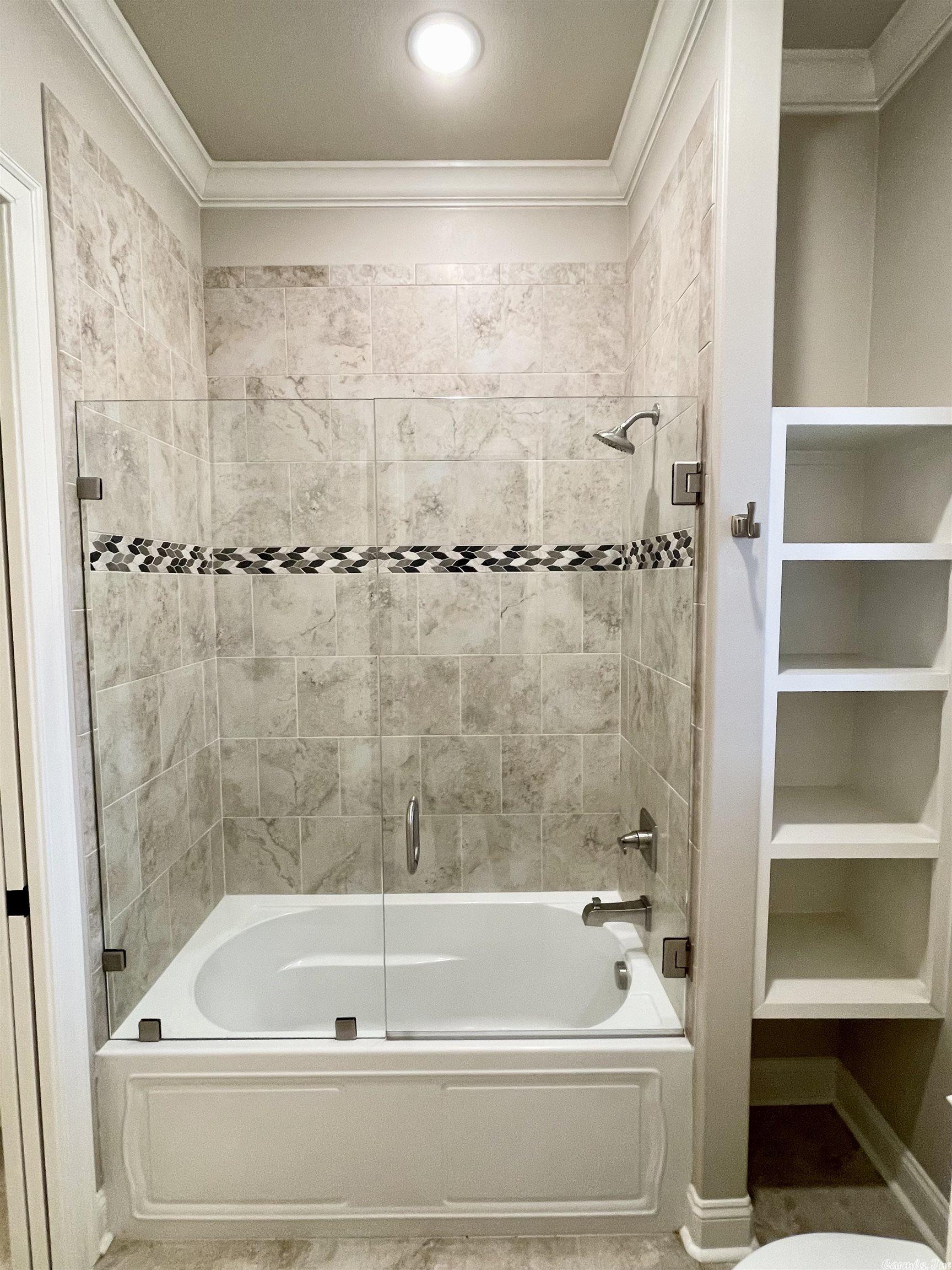 WOODLANDS EDGE - Residential