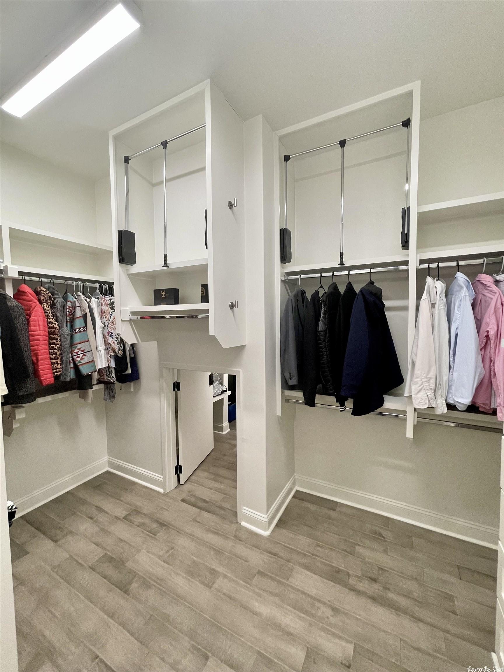 WOODLANDS EDGE - Residential